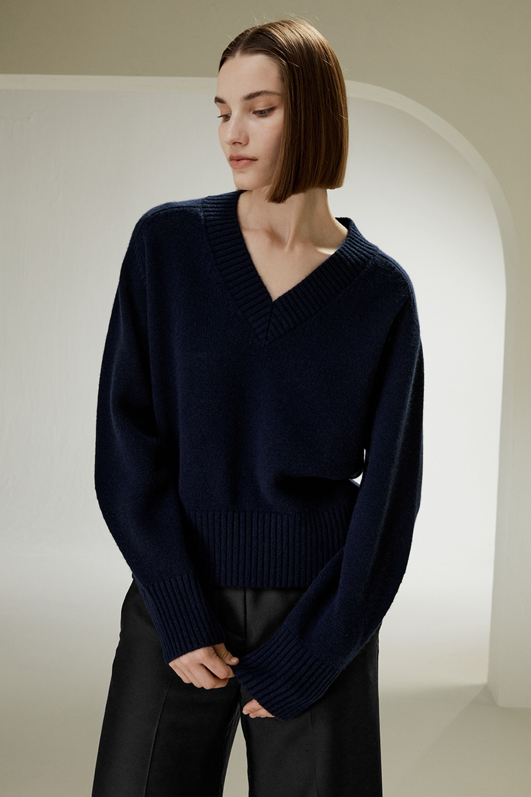 V-Neck Relaxed Fit Wool Cashmere Blend Sweater | LilySilk