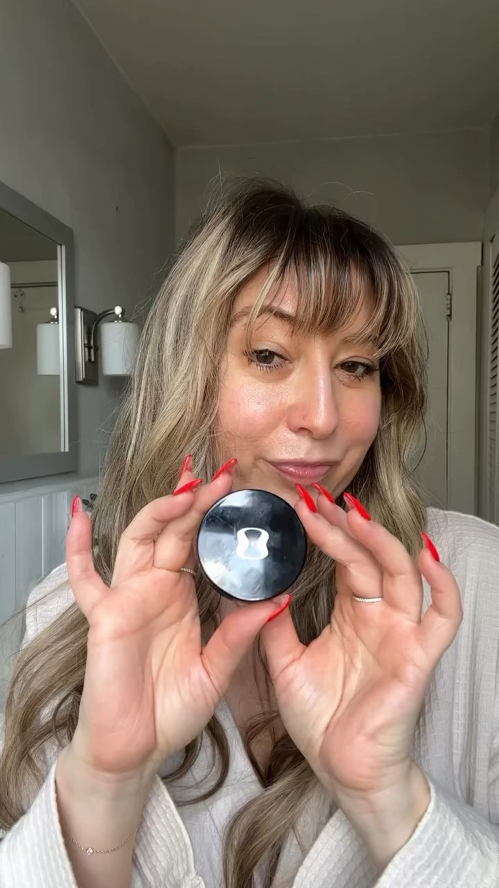 One thing I cannot stand is dry crusty lips 🫦

A great hydrating lip treatment is a non-negotiable in my pre-bed routine and I’ve been reaching for the @oneskin.co OS-O1 lip restore mask nightly 

This deeply hydrating overnight lip mask is powered by One Skin’s proprietary OS-01 peptide and it stimulates collagen, elastin and hyaluronic acid production. This lip mask even has shown a reduction in wrinkles around your lips which is kind of amazing! It comes with this adorable little applicator and the packing is super luxe and thoughtful 

Just another one of my favorite skin care essentials that I highly recommend trying 
#oneskin #oneskinpartner