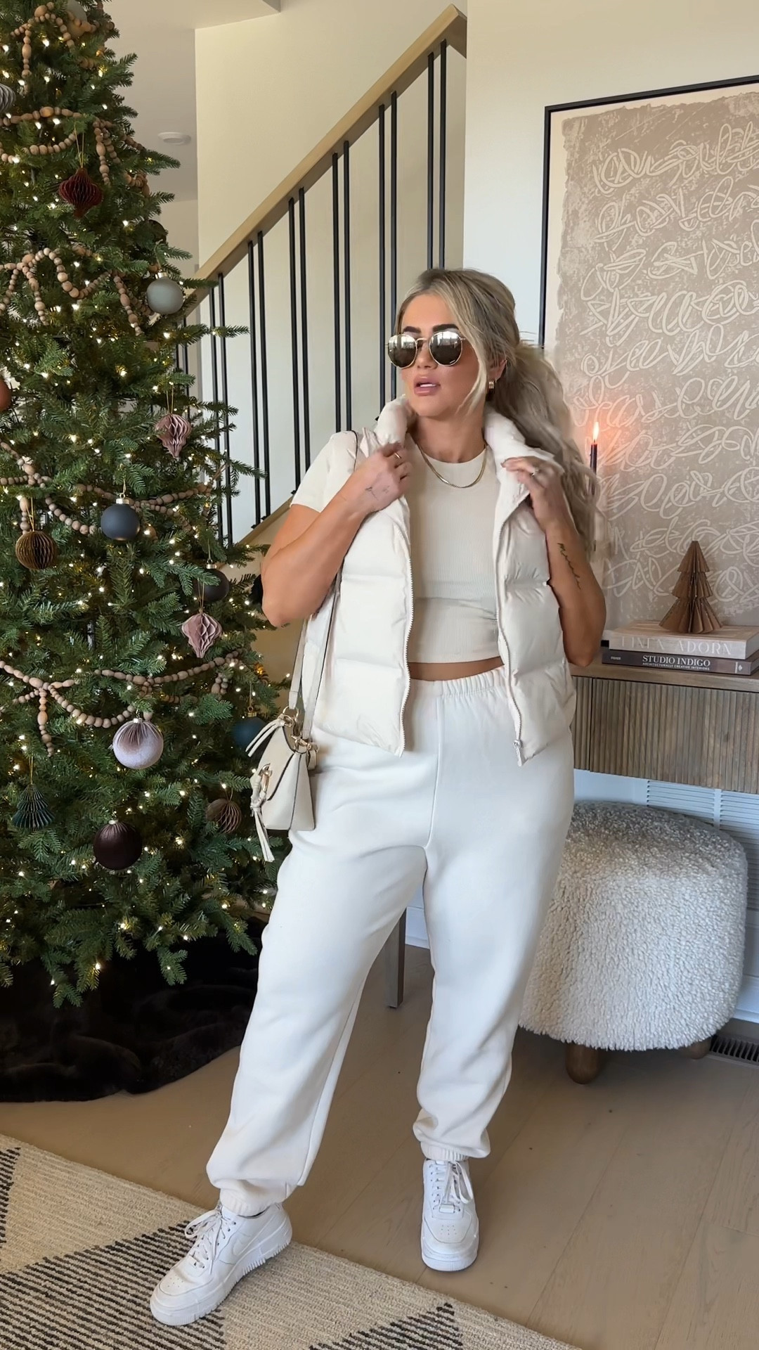 Monochromatic sweat sets of my dreams 🤎☁️💫 @nuudsofficial just dropped their updated sweats with matching puffers — all insanely cute & I’m obsessed with these colors!!! They’re my favorite brand for cozy & chic basics, and now I will absolutely be living in these all winter. 🤌🏼 

I’m wearing a size XL in the pants (for a baggier fit) a large in the puffer, sweatshirts and tee & medium in the baby tee!