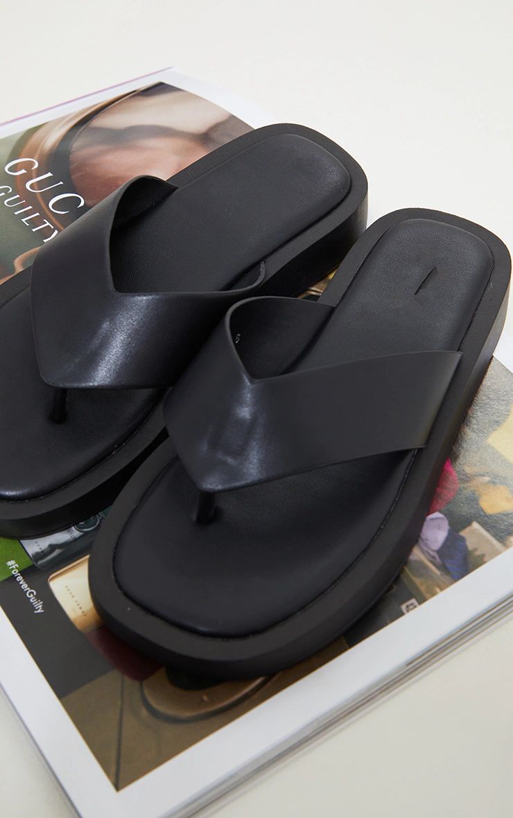 Black Chunky Sandal Toe Post Flip Flops | PrettyLittleThing US