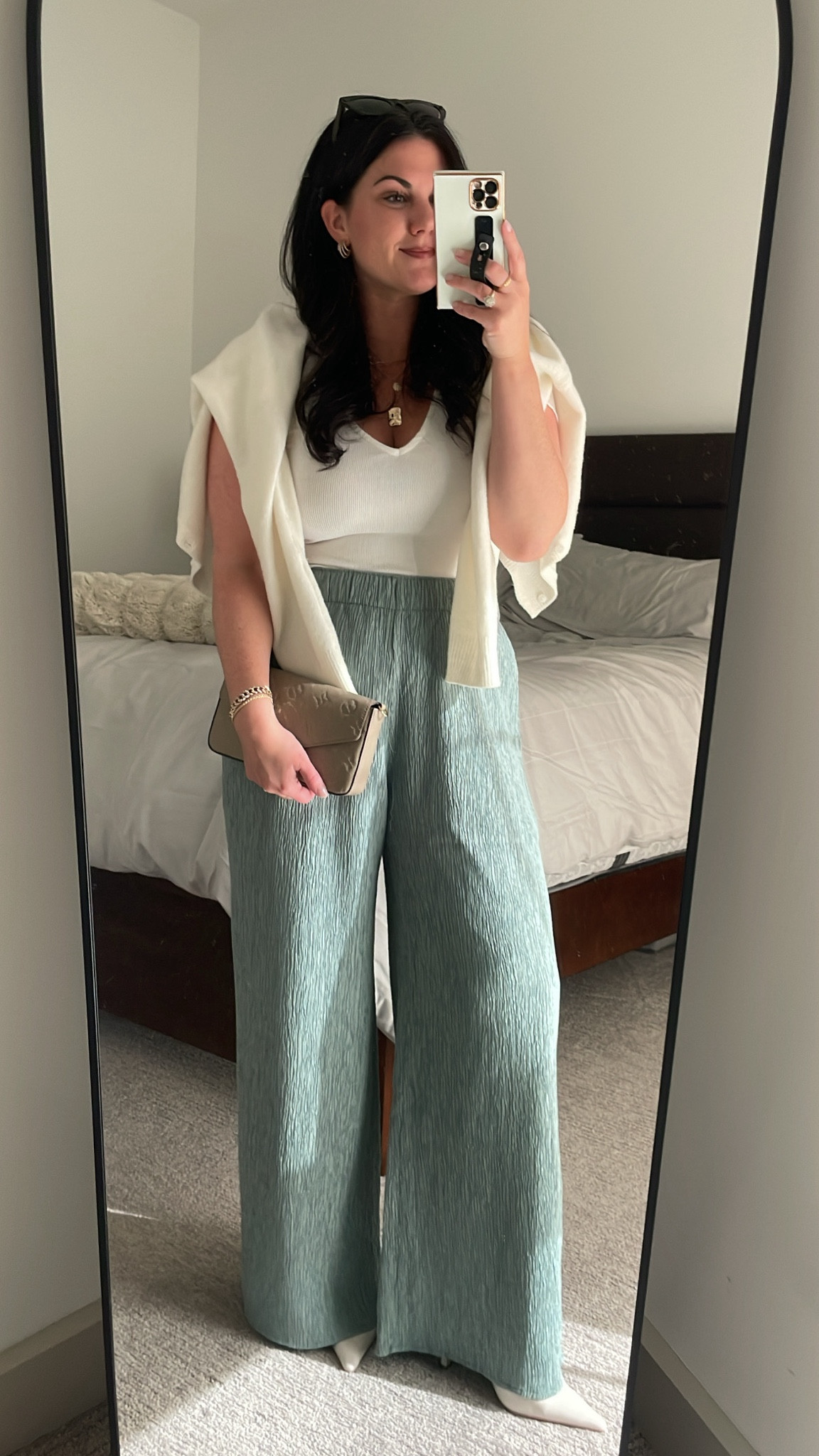 Spring dinner look 🌸🤍✨

#LTKSeasonal #LTKFindsUnder100