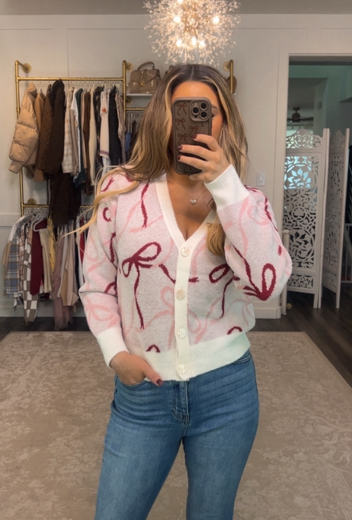 The cutest bow cardigan for under $25!!! It’s so soft and perfect for Valentine’s Day or Galentine’s Day 

#LTKootd #LTKPetite #LTKValentine