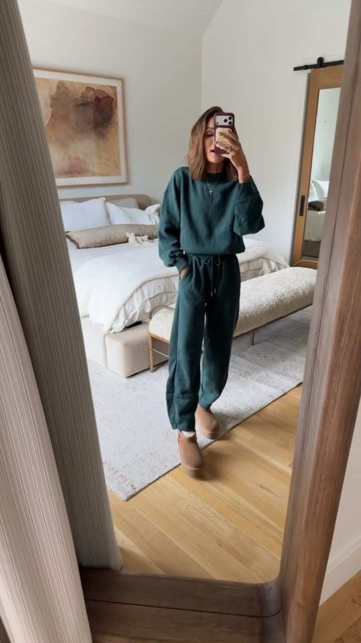 must-have sweats from abercrombie on major sale!! wearing xs / run big 

#LTKCyberWeek