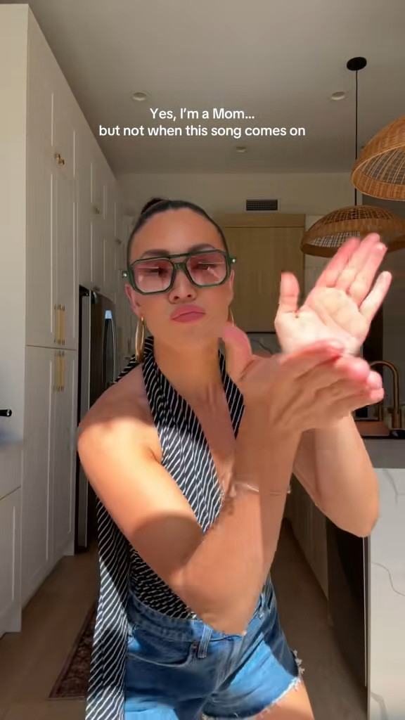 Happy Monday! A little dance action this morning like usuallll // this video is getting a lot of outfit questions on tiktok so I wanted to share details!

Wrap top size XS
Shorts size 25 


#LTKootd #LTKdayinmylife #LTKgrwm