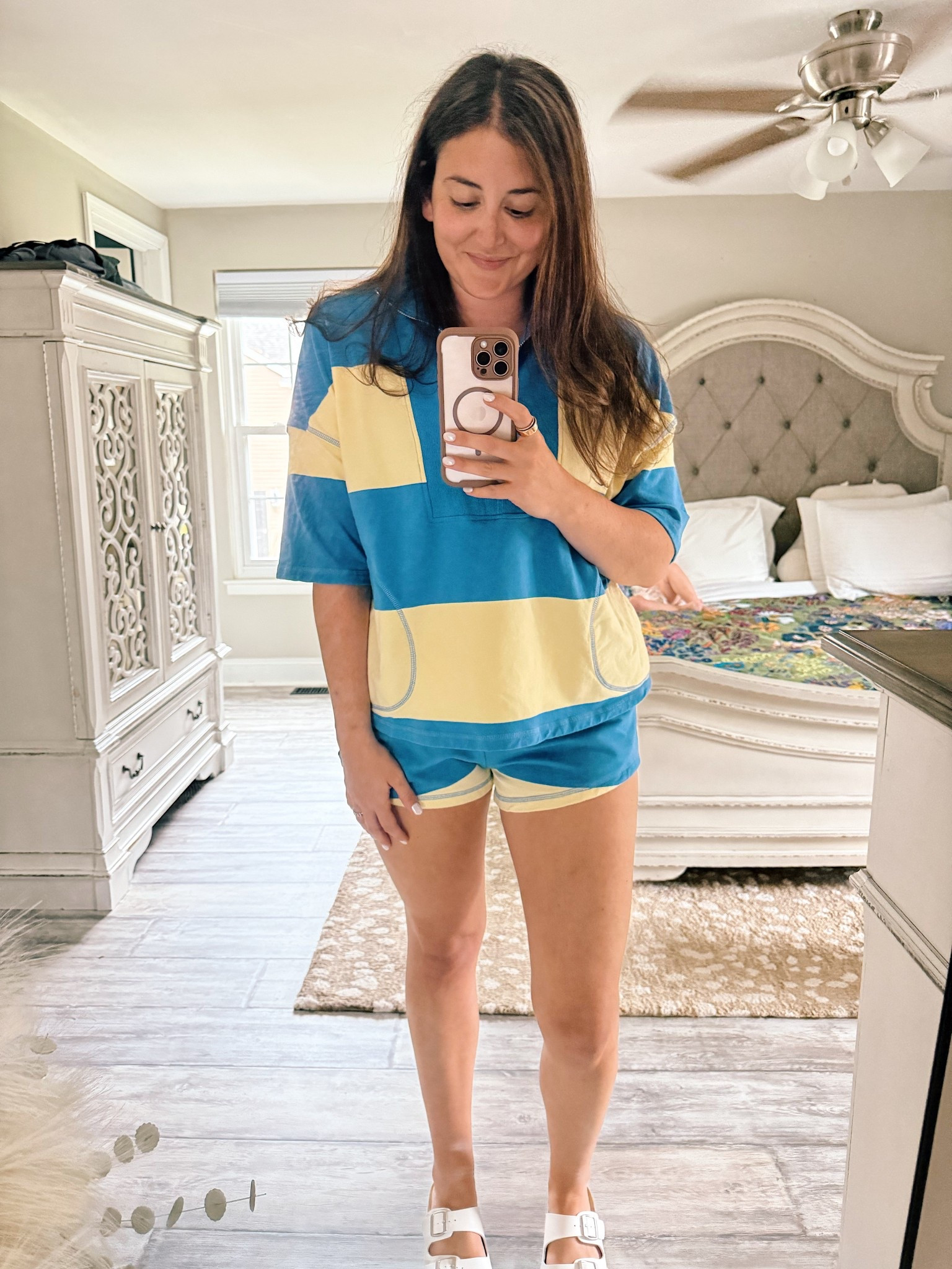 I am back again with a must have Amazon lounge, two piece, matching set. This comes in SO many colors. I bought it in two!! I am wearing a size small and there’s tons of room. I need every single color. 

#amazonfashion
#amazondupes
#twopiecesets 
#teacherwardrobe 