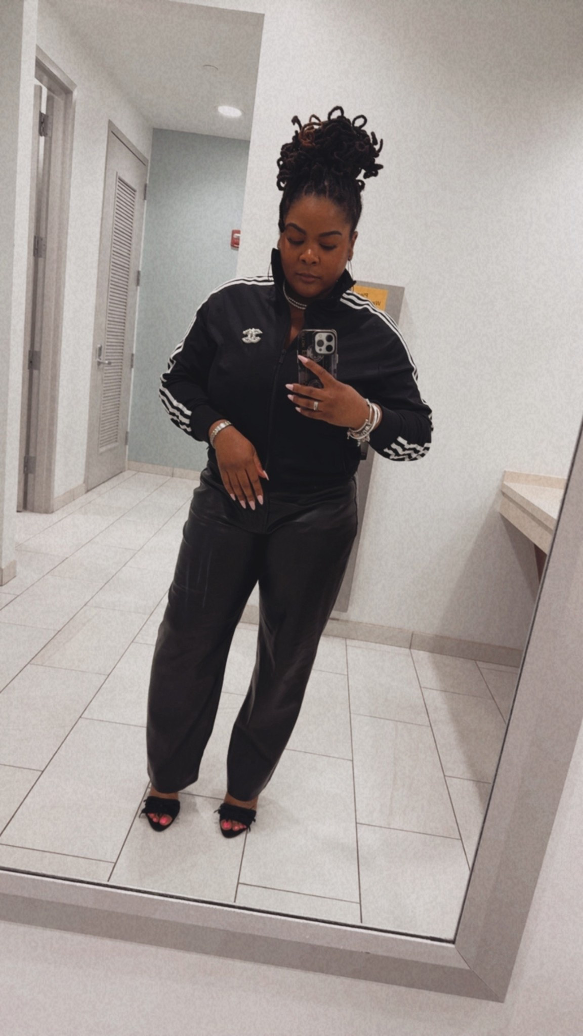 Elevated athletic wear for work 😎

#LTKootd #LTKMidsize #LTKWorkwear