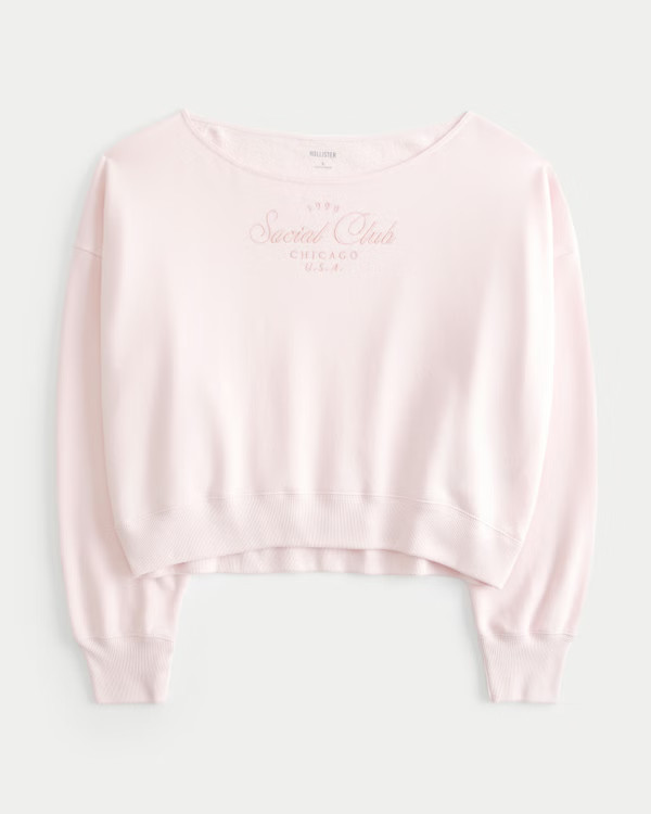 Easy Off-the-Shoulder Chicago Social Club Graphic Sweatshirt | Hollister (US)