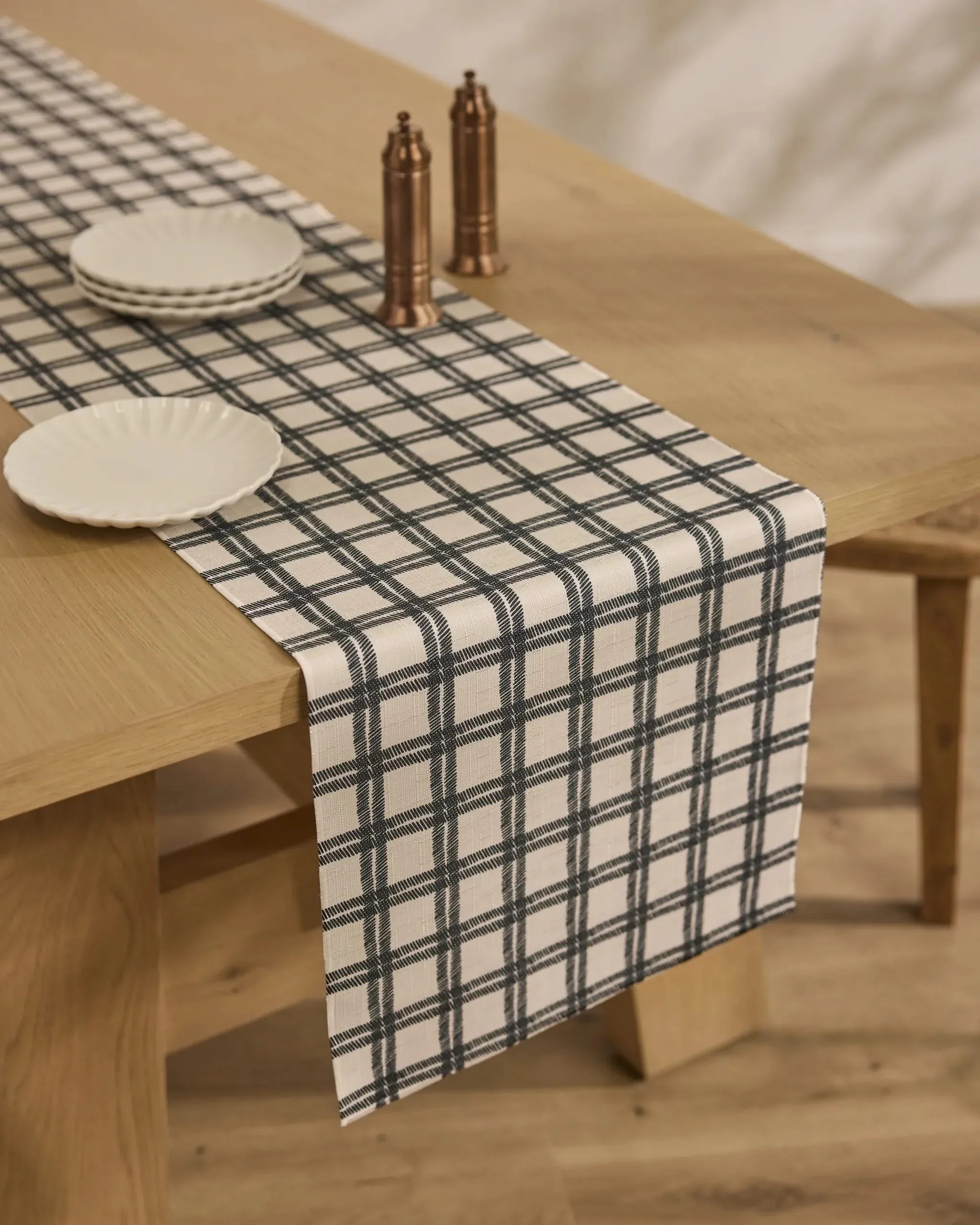 Blackstone Table Runner | Geometry | Geometry