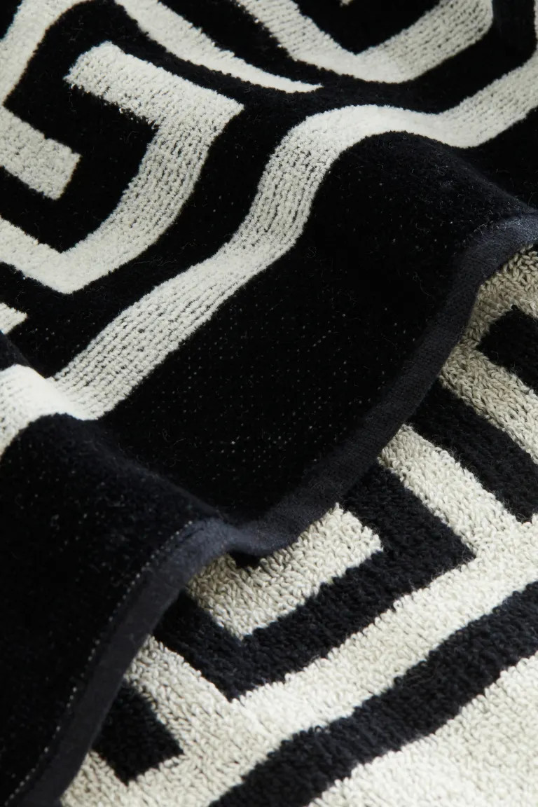 Greek Key Beach Towel - Black/white - Home All | H&M US | H&M (US + CA)