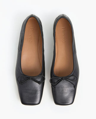Kim Leather Black | Flattered