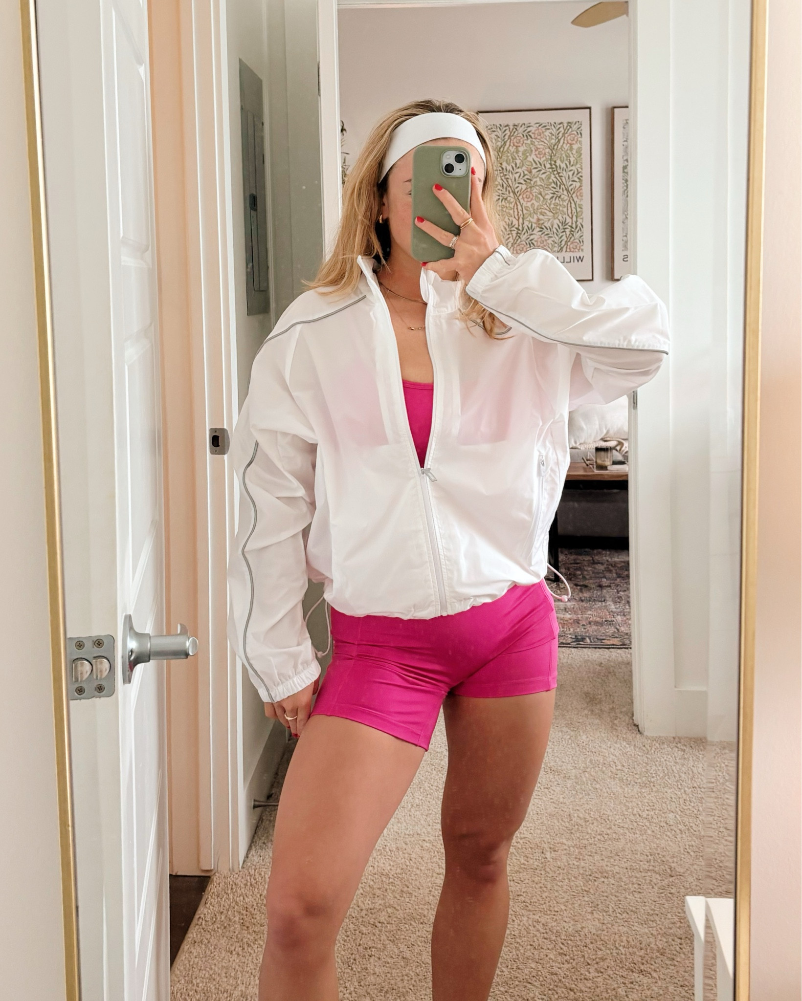 This fabletics outfit is EVERYTHING! The pop of pink + white makes for such a fun look! 
Wearing a size small in both! 

#LTKFindsUnder50 #LTKActive