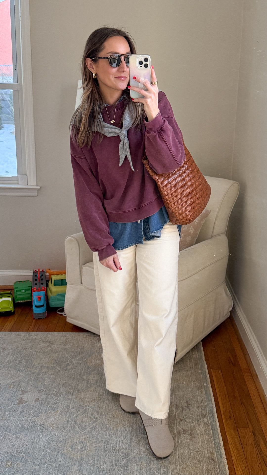 Grwm comfy outfit idea for moms. Love these wide leg jeans with clogs. Wearing 26 in jeans. Small sweatshirt. Make up by Mario in shade light – medium L’Oreal lip gloss in shade blissful blush. Ciele blush in shade January.
