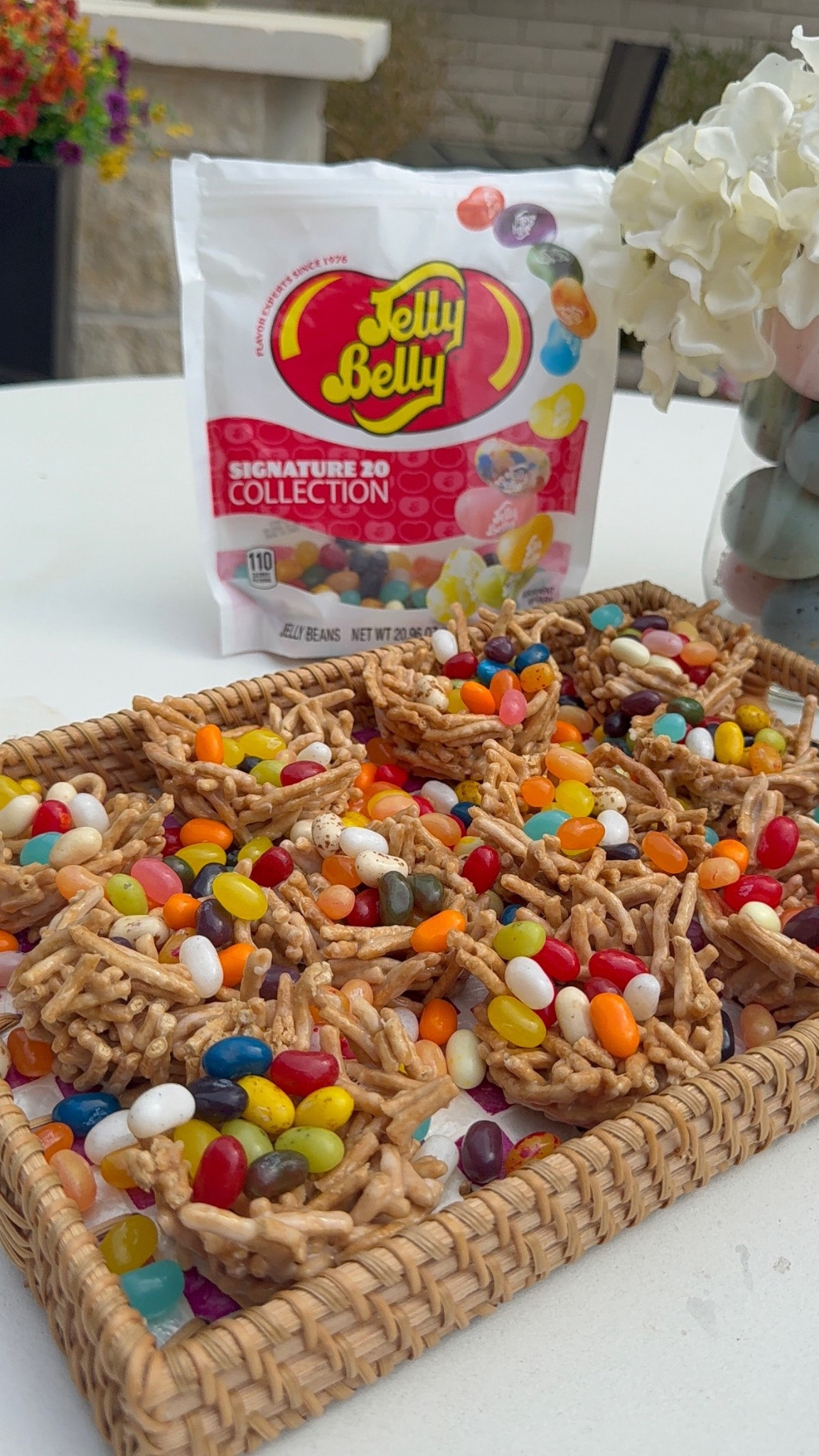 #ad Not me pretending to cook when really I just wanted Jelly Belly 😂 These have been my favorite since I was a kid and now they’re the perfect on-the-go snack for busy mom life — swim, dance, car rides, everywhere. Plus the flavors are SO good and you can mix them to make your own combos. Also used them for the cutest spring treat 🌸🐣 @jellybellycandyco @target #target #targetpartner #jellybelly #jellybean #candy

#LTKmomlife #LTKKids #LTKfoodie