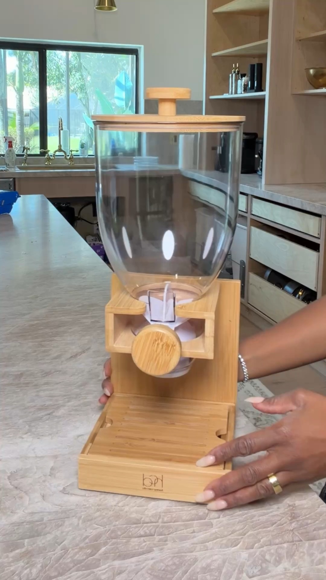 🤍 I’m so excited about these kitchen gadgets! I absolutely love this cereal dispenser—it keeps everything fresh, makes serving so much easier, and instantly gives my pantry a cleaner, more organized look. Along with my other favorite kitchen finds, these are the little upgrades that make everyday life so much more enjoyable.

✨ Estoy demasiado emocionada con estos gadgets para la cocina. ¡Este dispensador de cereal me encanta! Mantiene el cereal fresco, hace que servirlo sea mucho más fácil y le da a mi despensa un aspecto mucho más limpio y organizado. Junto con mis otros favoritos para la cocina, son de esas compras que realmente hacen la diferencia.

Shop the links below.

Follow me on Instagram and YouTube @kirasfashionfinds

#LTKHome #LTKvlog #LTKmomlife