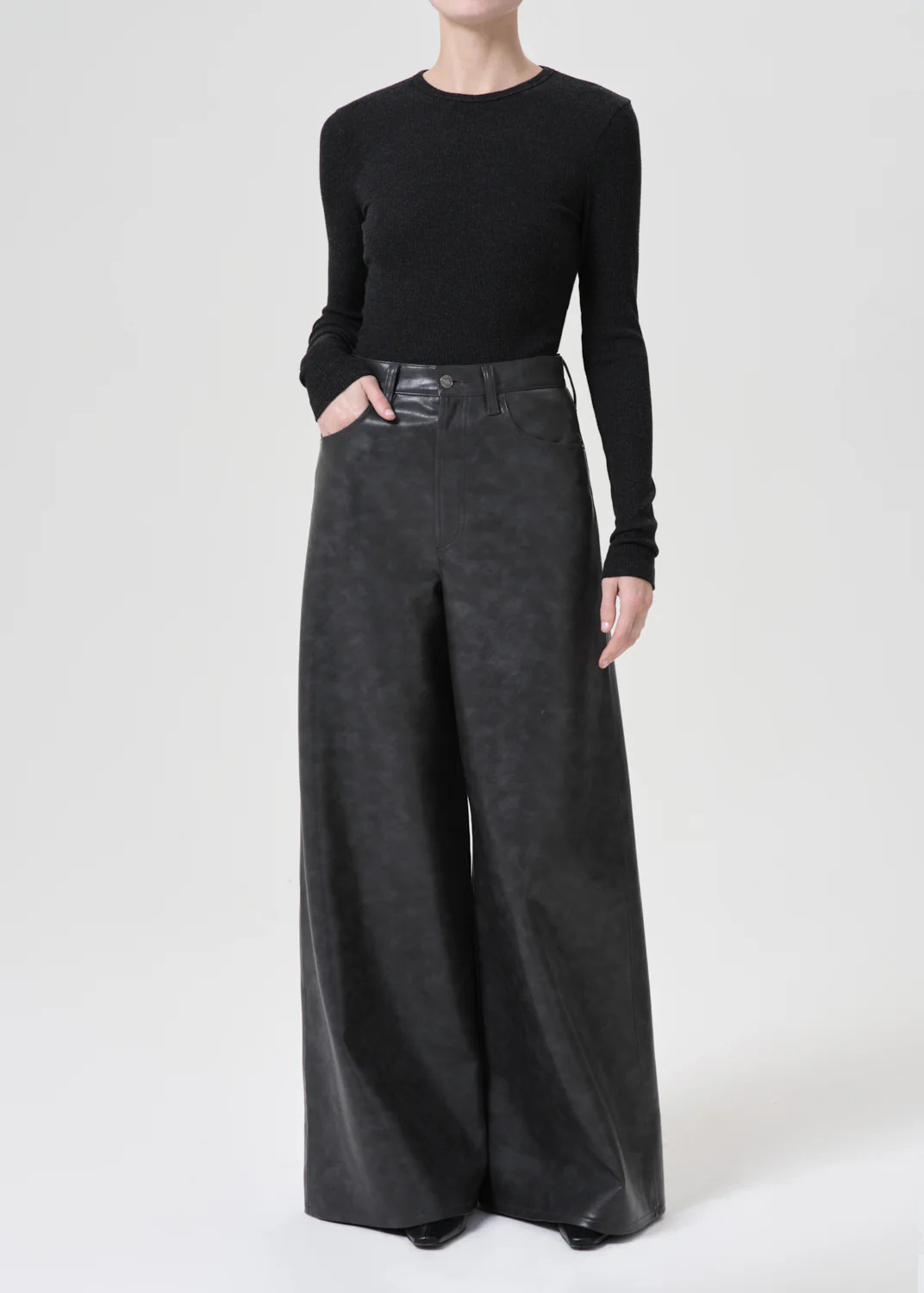 Nolan Recycled Leather in Smoke | AGOLDE