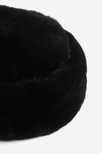 Fluffy hat - Black - Ladies | H&M GB | H&M (UK, MY, IN, SG, PH, TW, HK)