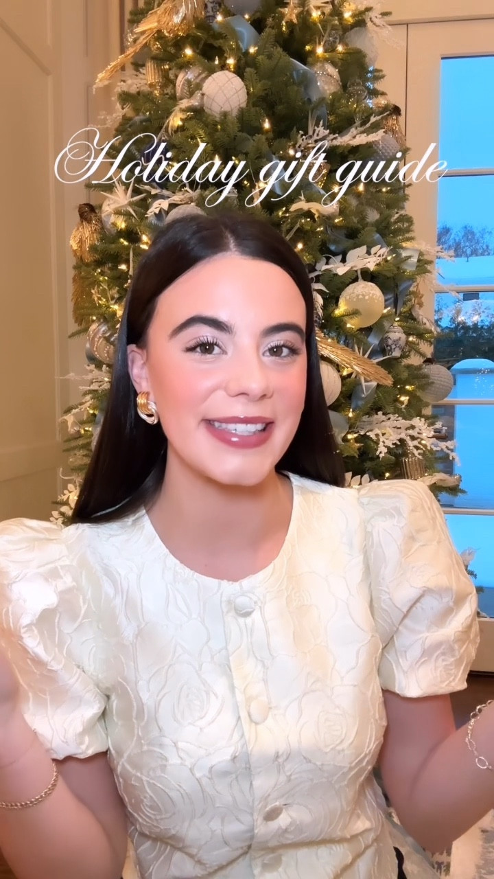 This year’s gift guide is all about things we already own and genuinely love. If we’d be happy to get them again, you know they’re good. Consider me your little Santa concierge! 🎁🤶

#LTKGiftGuide #LTKdayinmylife #LTKHoliday