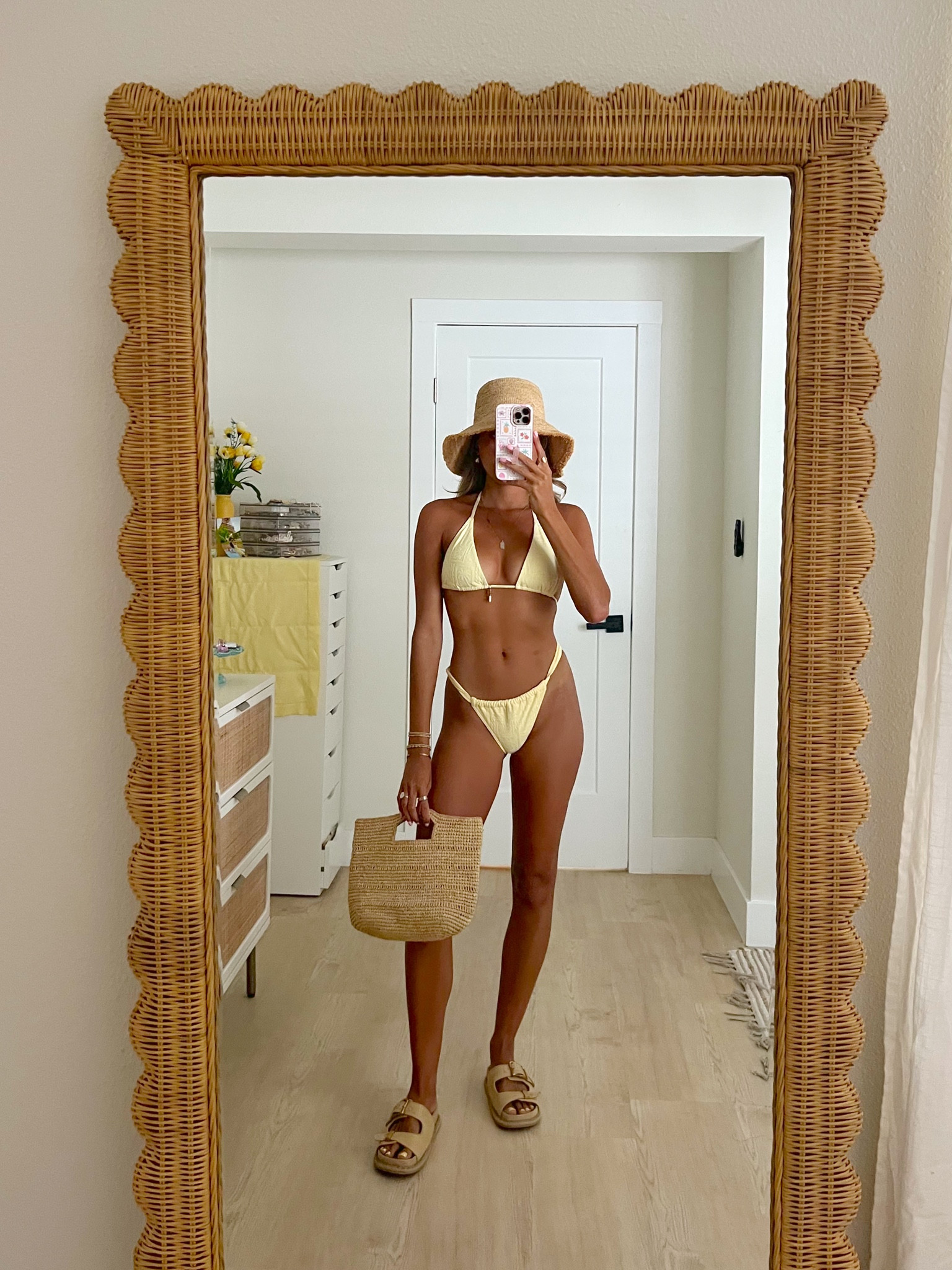 summer outfit ideas from
Hollister ⭐️ code HCOMCKENZIE for an extra 20% off making some of these summer staples under $35 #hollister #hollisterpartner #hollistercode #tryon

#LTKootd