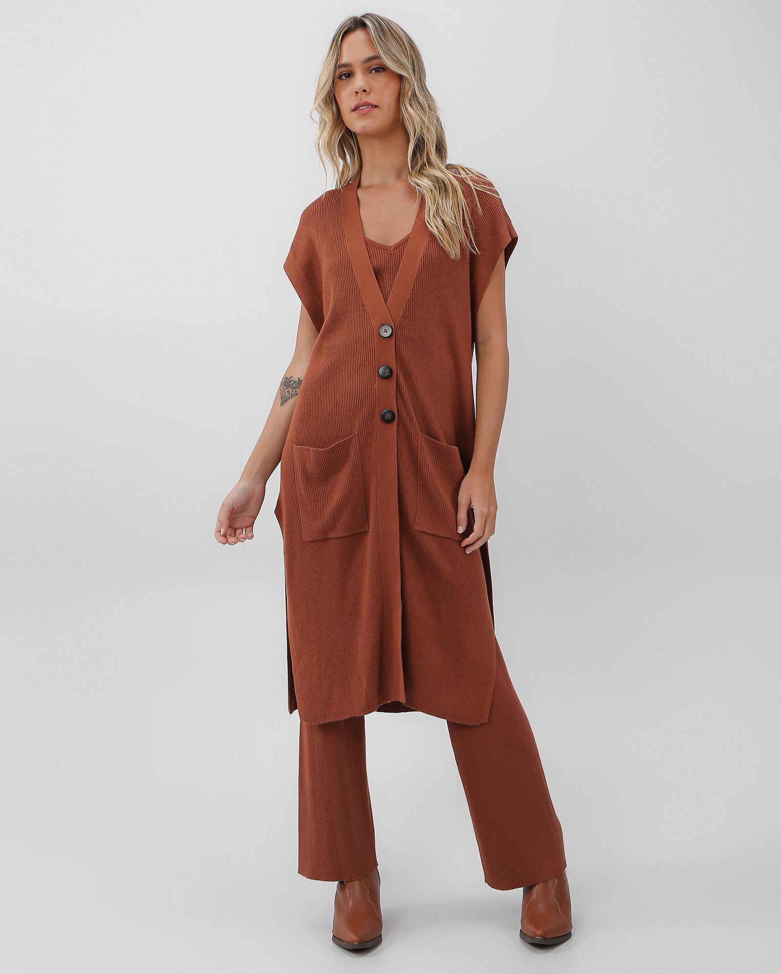 Colete feminino de tricot alongado marrom | AK by Riachuelo | Riachuelo (BR)