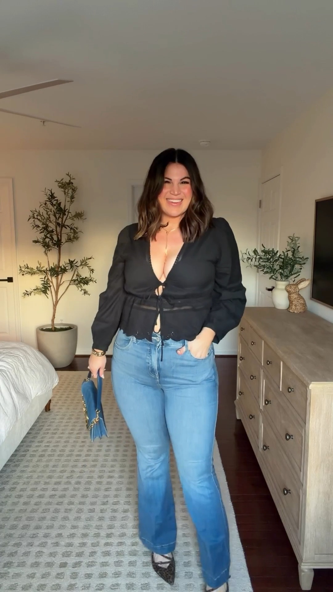 Midsize spring outfit for date night 🥰 I cannot stop wearing these flare jeans !! They fit sooo incredibly well + this wash is just perfect for spring! 

Panties - size xl *use code KELLYELIZXSPANX to save @Spanx 
Top - size large *black is sold out but available in white @abercrombie 
Jeans - 10L @Torrid 
Heels - size 9 older from dolce vita 



#LTKSeasonal #LTKootd #LTKMidsize