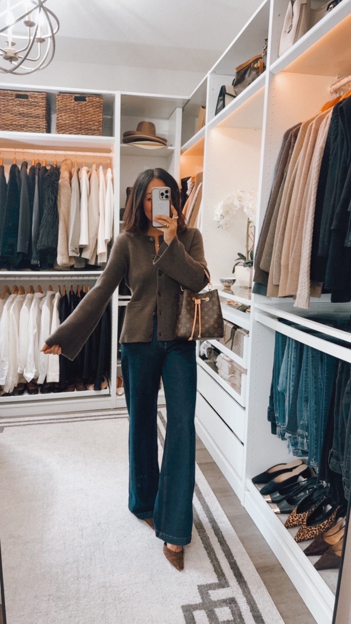 Cinched waist cardigan - structured, fits TTS 

#LTKootd