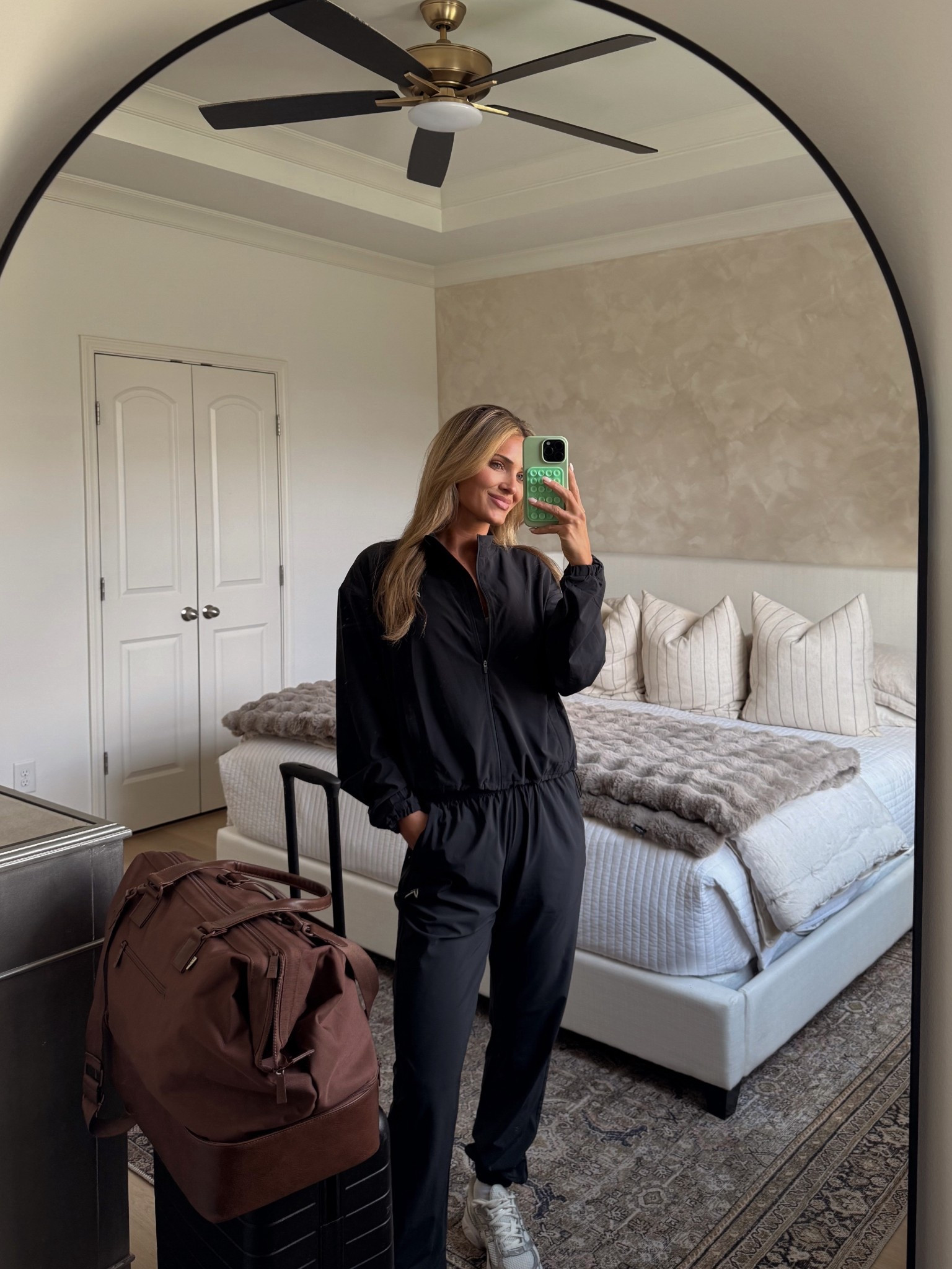 Travel fit! 

Size small! Code SAMC

#LTKTravel #LTKFindsUnder100 #LTKActive