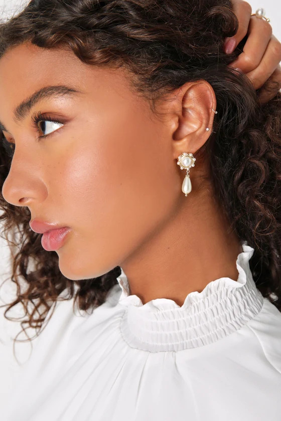Exceptionally Upscale Gold Pearl Drop Earrings | Lulus