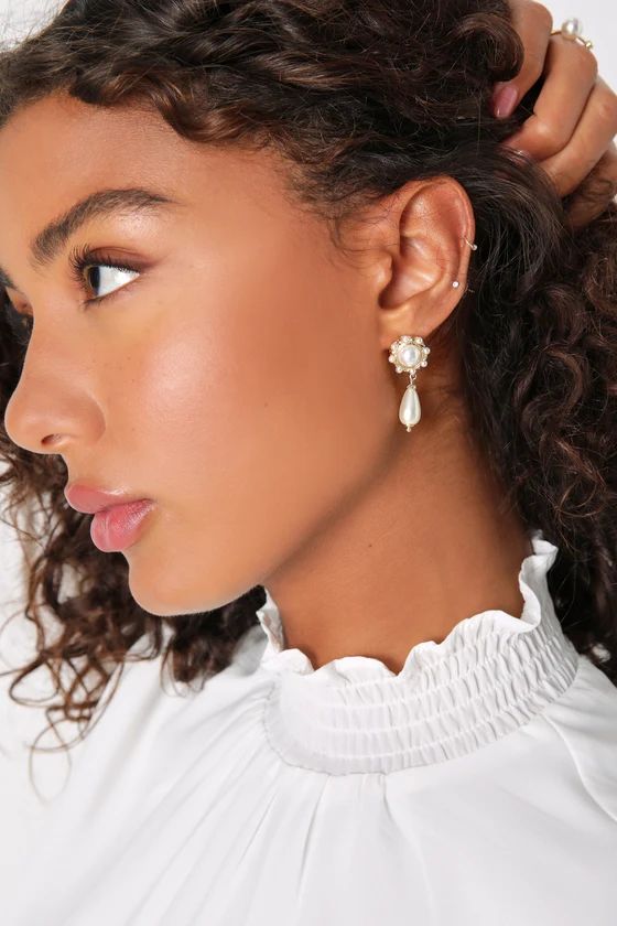 Exceptionally Upscale Gold Pearl Drop Earrings | Lulus