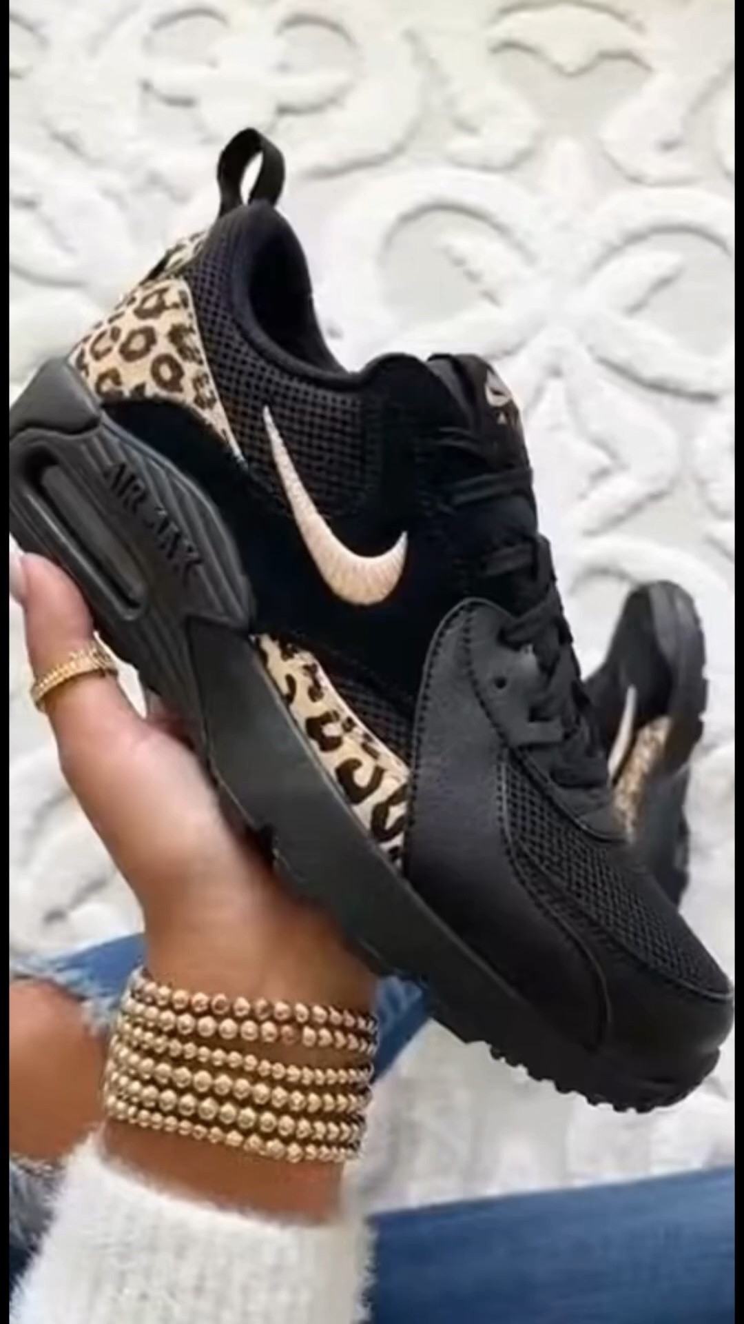 Women’s Nike air max excee leopard sneakers rare restock runs true to size 