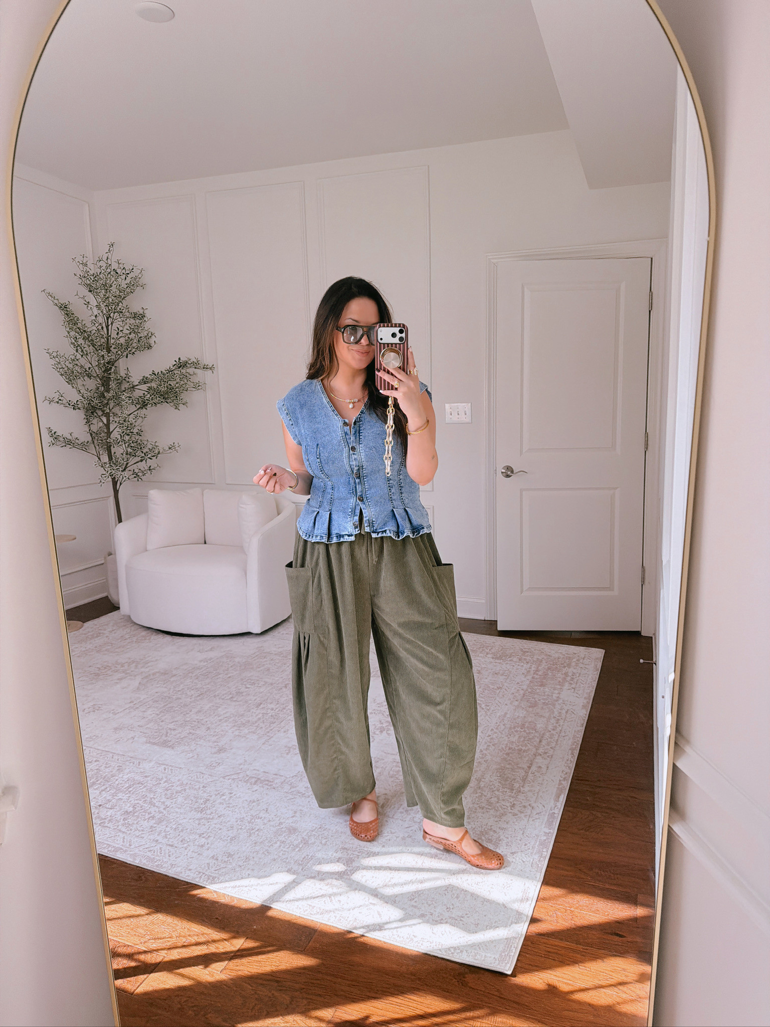 Wearing a large in the vest and an XL in the pants 

 #LTKSeasonal #LTKMidsize