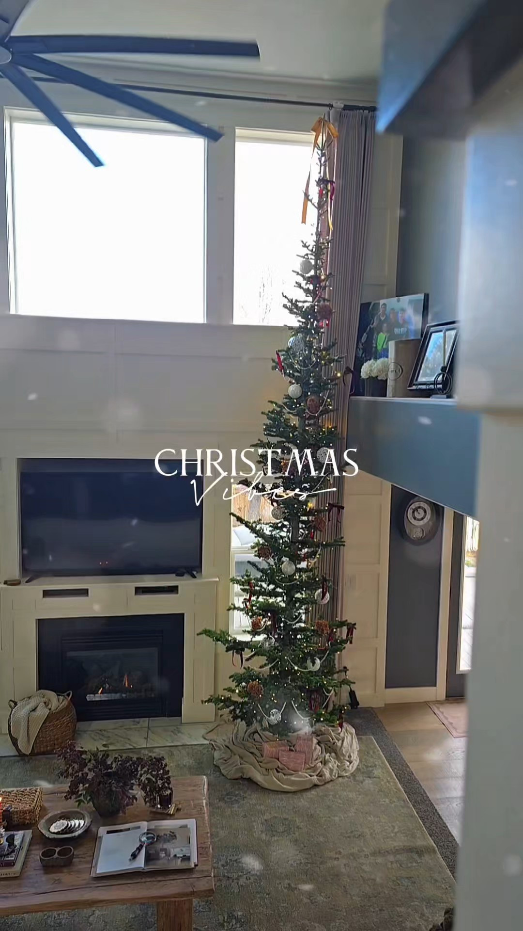 Christmas vibes that never get old. The glow, the quiet moments, the way this view makes everything feel slower and softer. I don’t think I’ll ever get tired of this feeling.

#LTKHoliday #LTKHome #LTKU