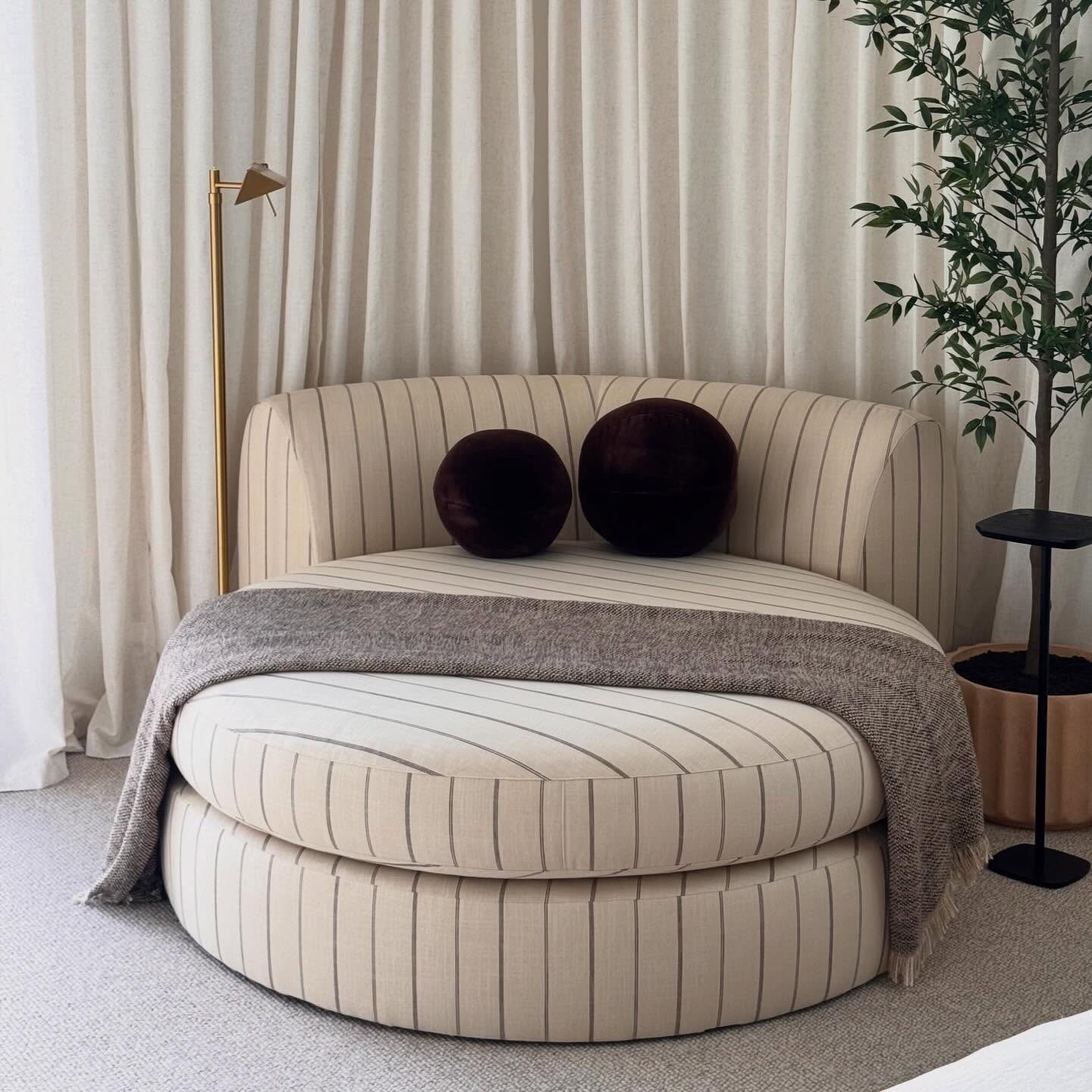 Cozy corners are our favorite. ❤️ 

We envision slow mornings with a cup of coffee or tea and a good book. Wouldn’t you agree?