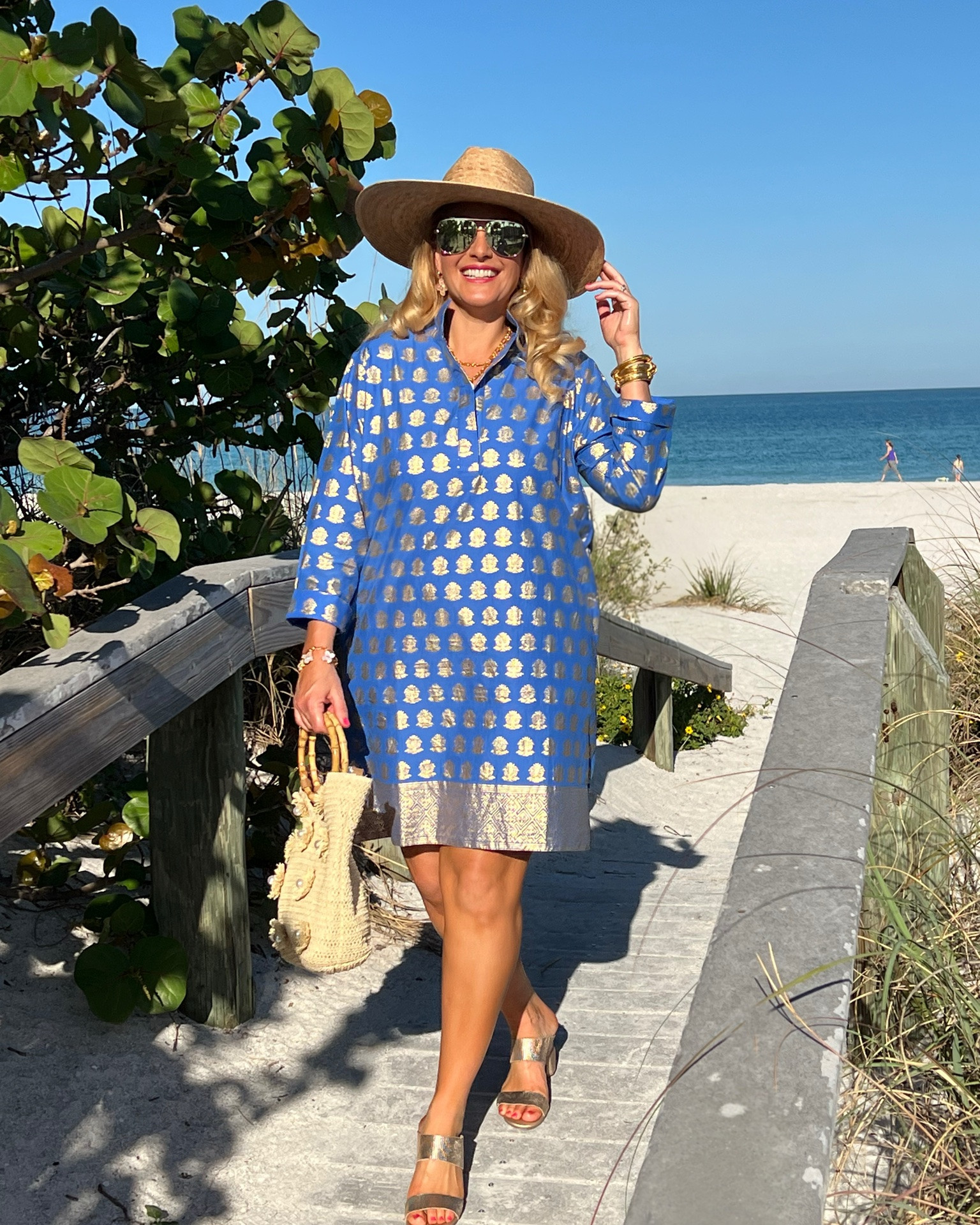 🏝️BEACH VACAY LOOK: #ad This Jude Connally dress is stunning! #judeconnally @judeconnally

💙It’s 100% cotton, functional side pockets and has an inside lining. Soft, lightweight, chic and so stylish. Perfect for Memorial Day and July 4th.

💙It comes in several colors and patterns too. Wearing a medium and fits true to size. Available in sizes XS-XXL.

#summerstyle #beachoutfit @jtstjtst11

#LTKSwim