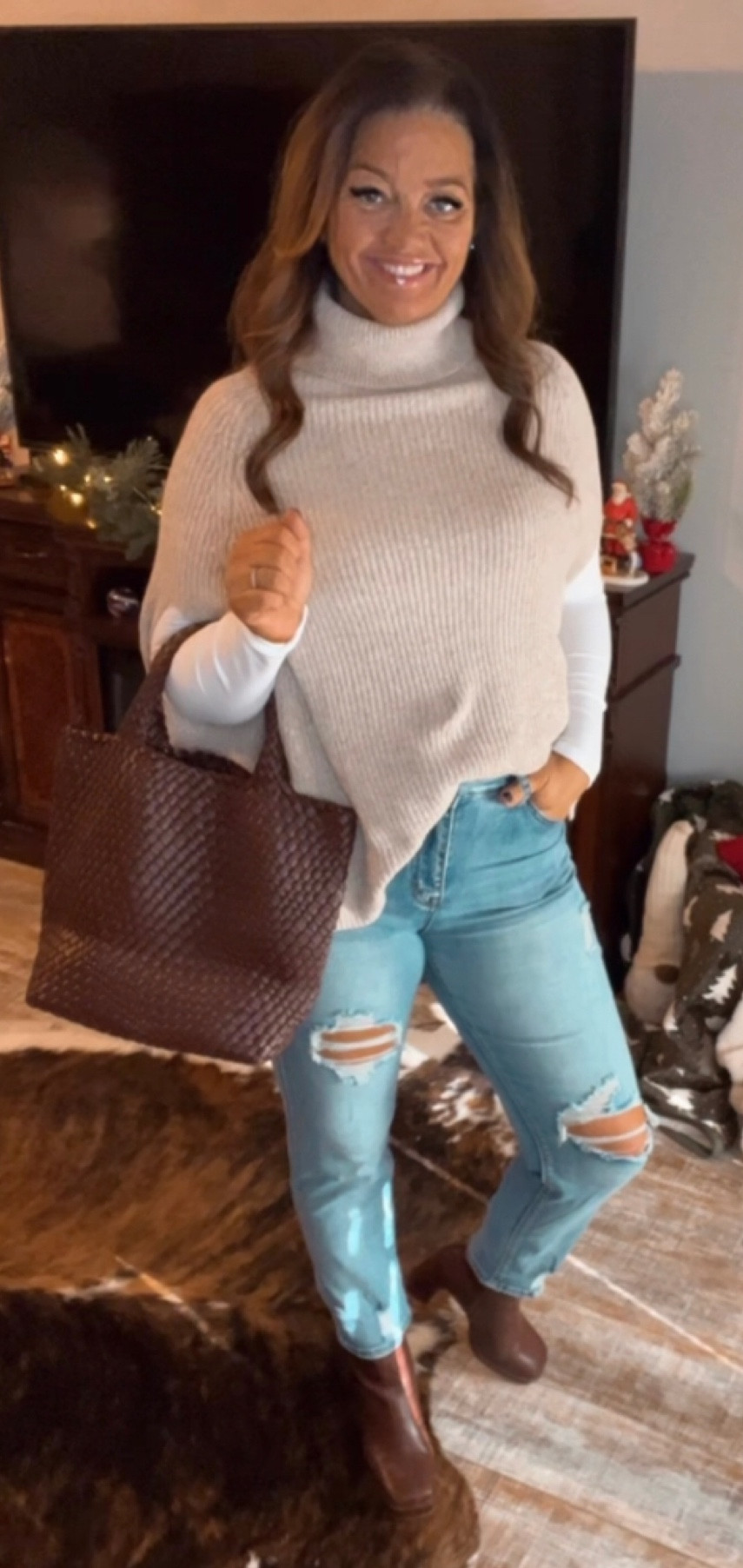 This outfit is perfect for a lunch date with the girls. 

#LTKHoliday #LTKover40 #LTKSeasonal