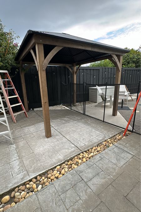 Outdoor pergola! 