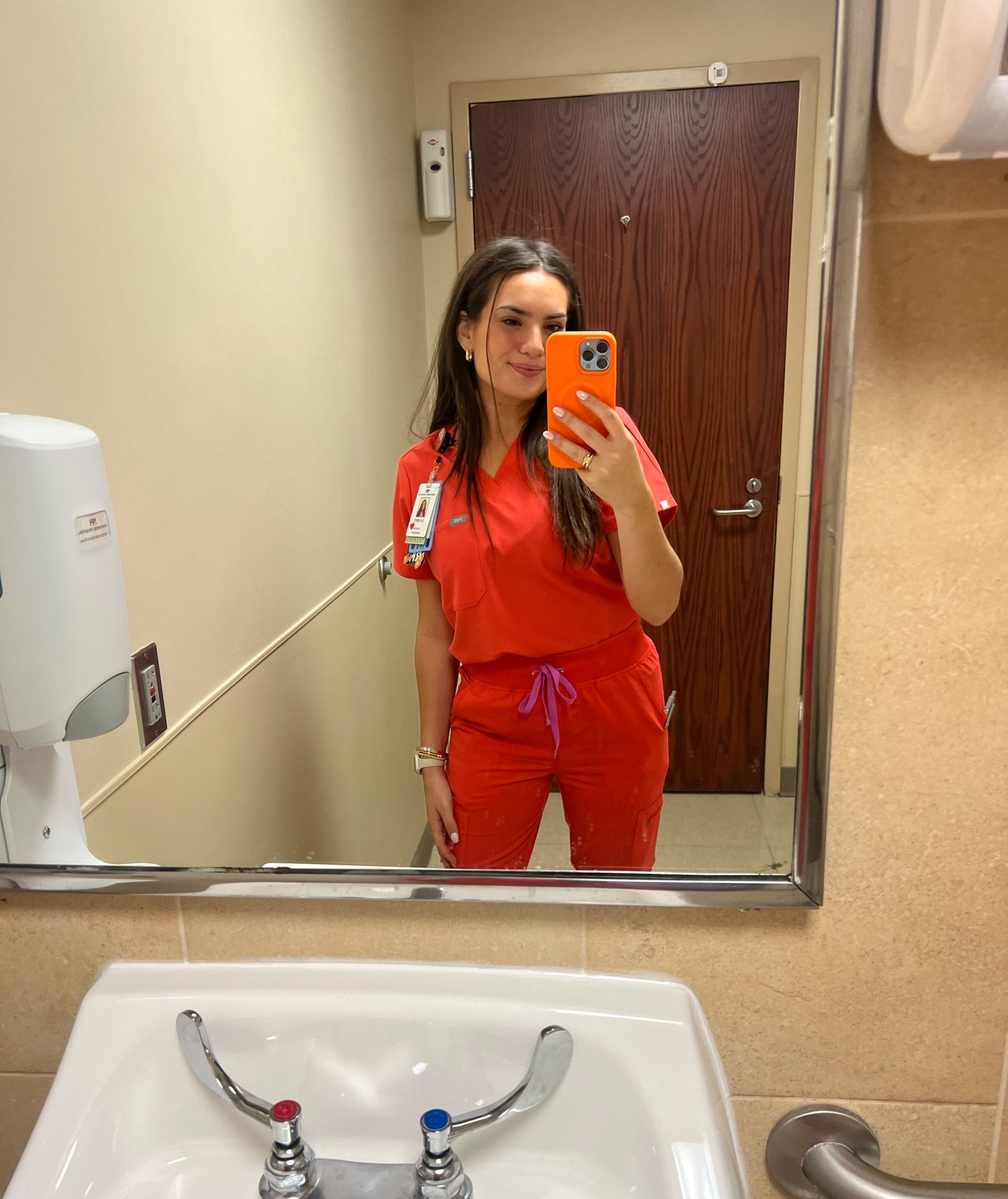 ER nurse ootd! #nurse #scrubs #figs 

XS in top (catarina scrub top) and XS bottom (yola skinny scrub pant) 

#LTKStyleTip #LTKSeasonal #LTKWorkwear