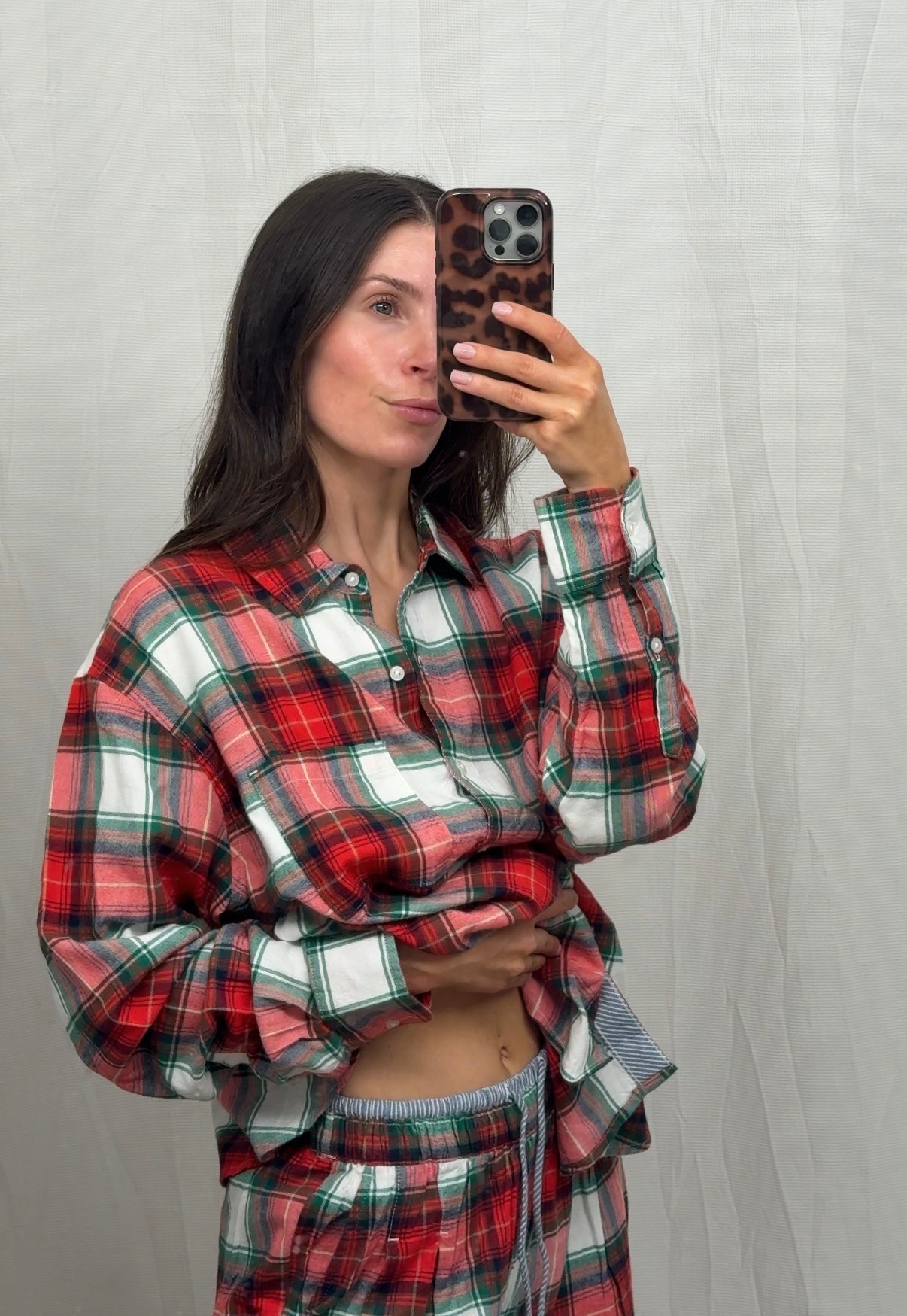 Obsessed with this Aerie flannel pajama set and it’s on clearance! 

#LTKFindsUnder50 #LTKmorningroutine #LTKmomlife