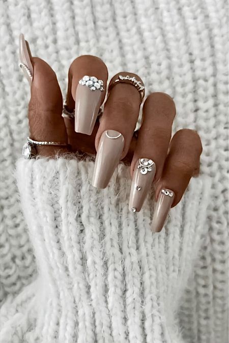 Nail inspo
Fall nail inspo
Sweater weather 
Sweater style
Nail ideas
Neutral nails
Rhinestone nails
Embellished nails
Rings
Jewelry 
Silver jewelry 
Silver rings
Accessories 
Silver accessories 

Sweaters
Knit sweaters
White sweaters
Cream sweaters
Cream sweater
White sweater
Style
Fashion
Stylish
Trending 
Trendy 
Daily posts
Aesthetic 
Nail aesthetic
Fall aesthetic
Sweater aesthetic 
Contemporary 
Modern
Hands
Hand
Sleeve

#LTKunder100 #LTKSeasonal #LTKunder50 #LTKstyletip