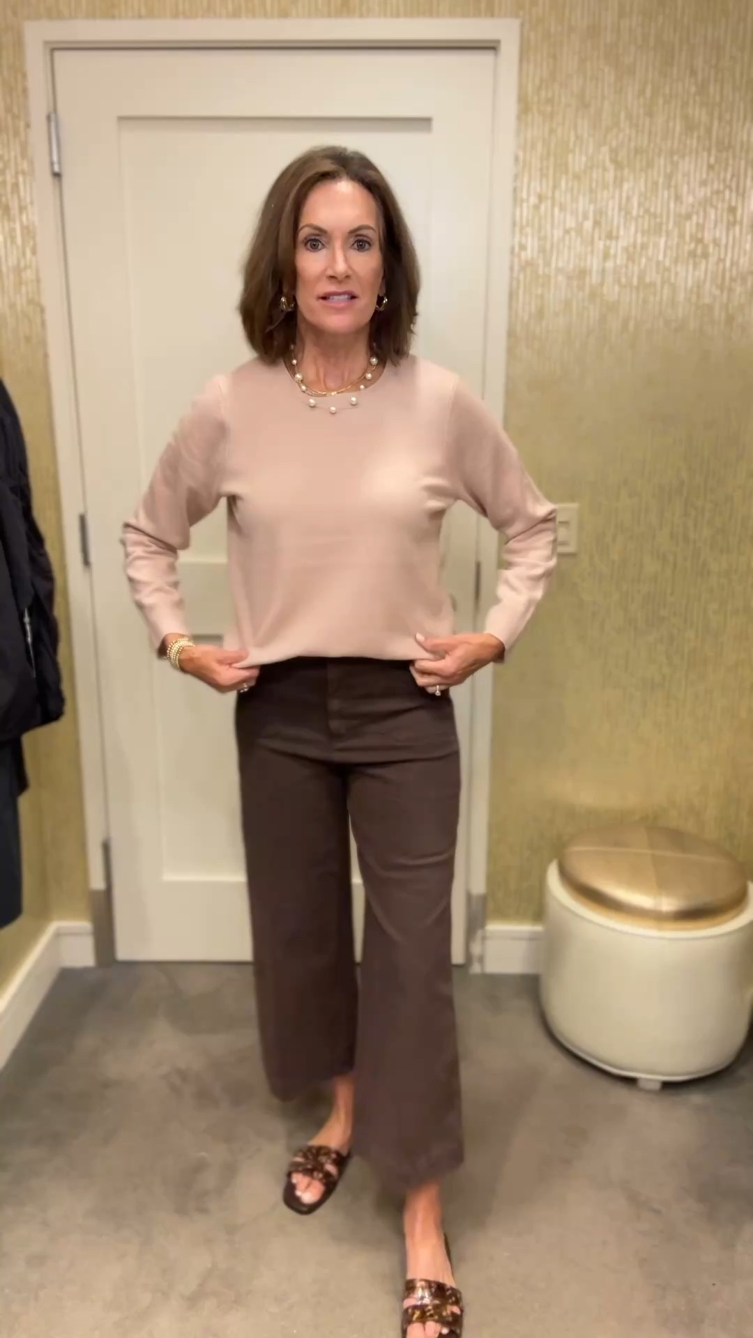 Cashmere crewneck sweater - size large 
Brown premium denim - size 29

Fall outfits 

#LTKSaleAlert #LTKStyleTip