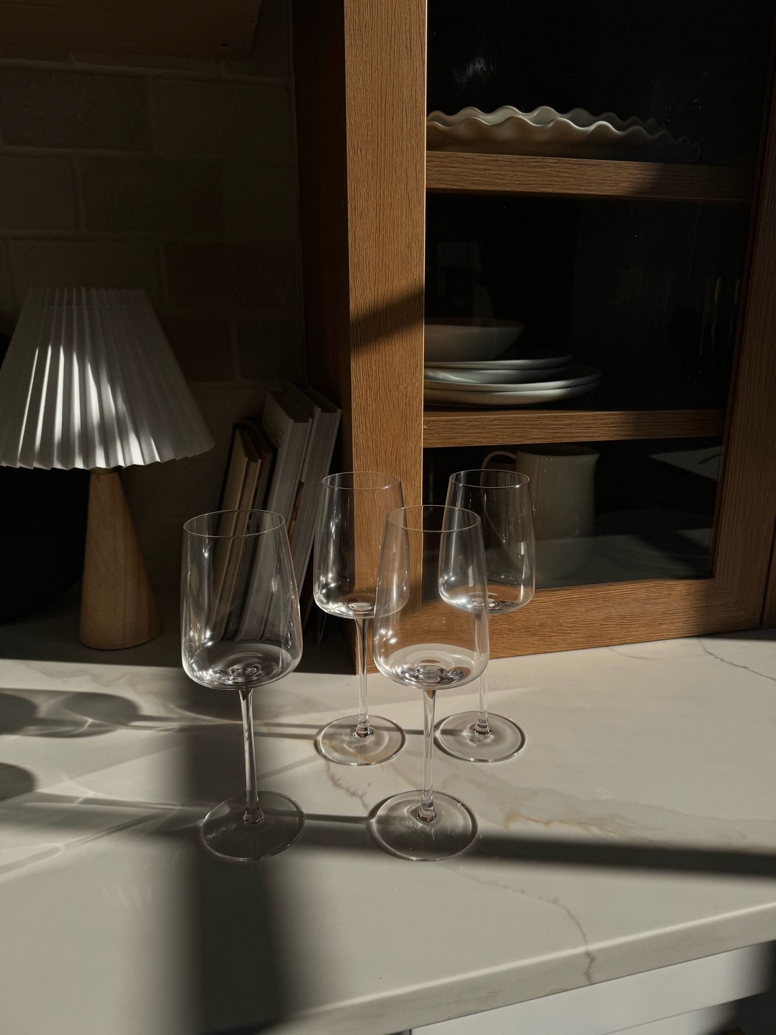 The most beautiful wine glasses 😍 #overandback #kitchenessentials #wineglasses #glasses 