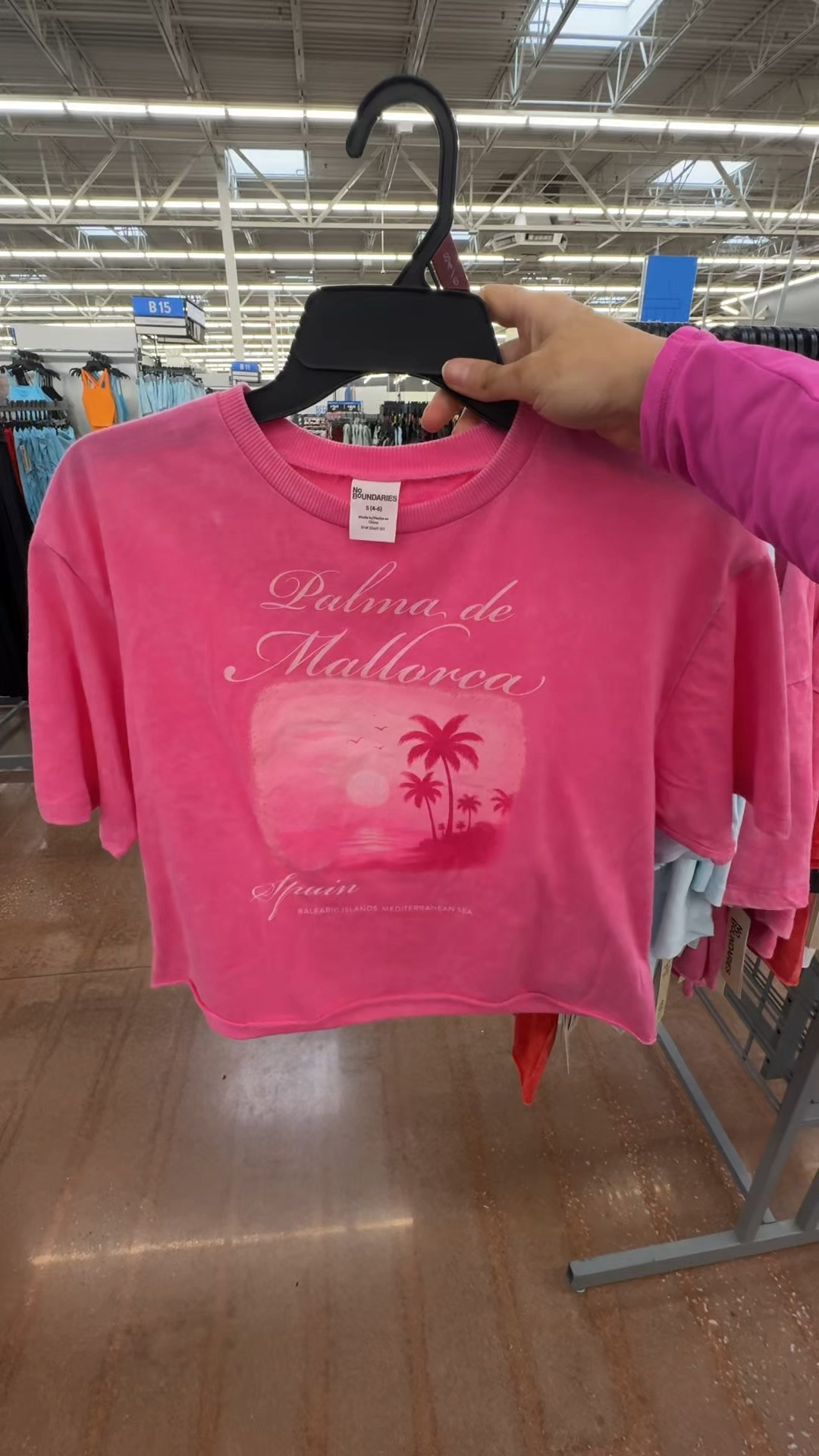 The cutest graphic tees at Walmart right now!!#summeroutfit #vacationoutfit #graphictee #walmartfinds
