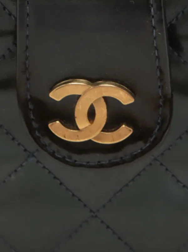 CHANEL Pre-Owned 1994-1996 Quilted Patent Box Vanity Bag | Black | FARFETCH | Farfetch Global