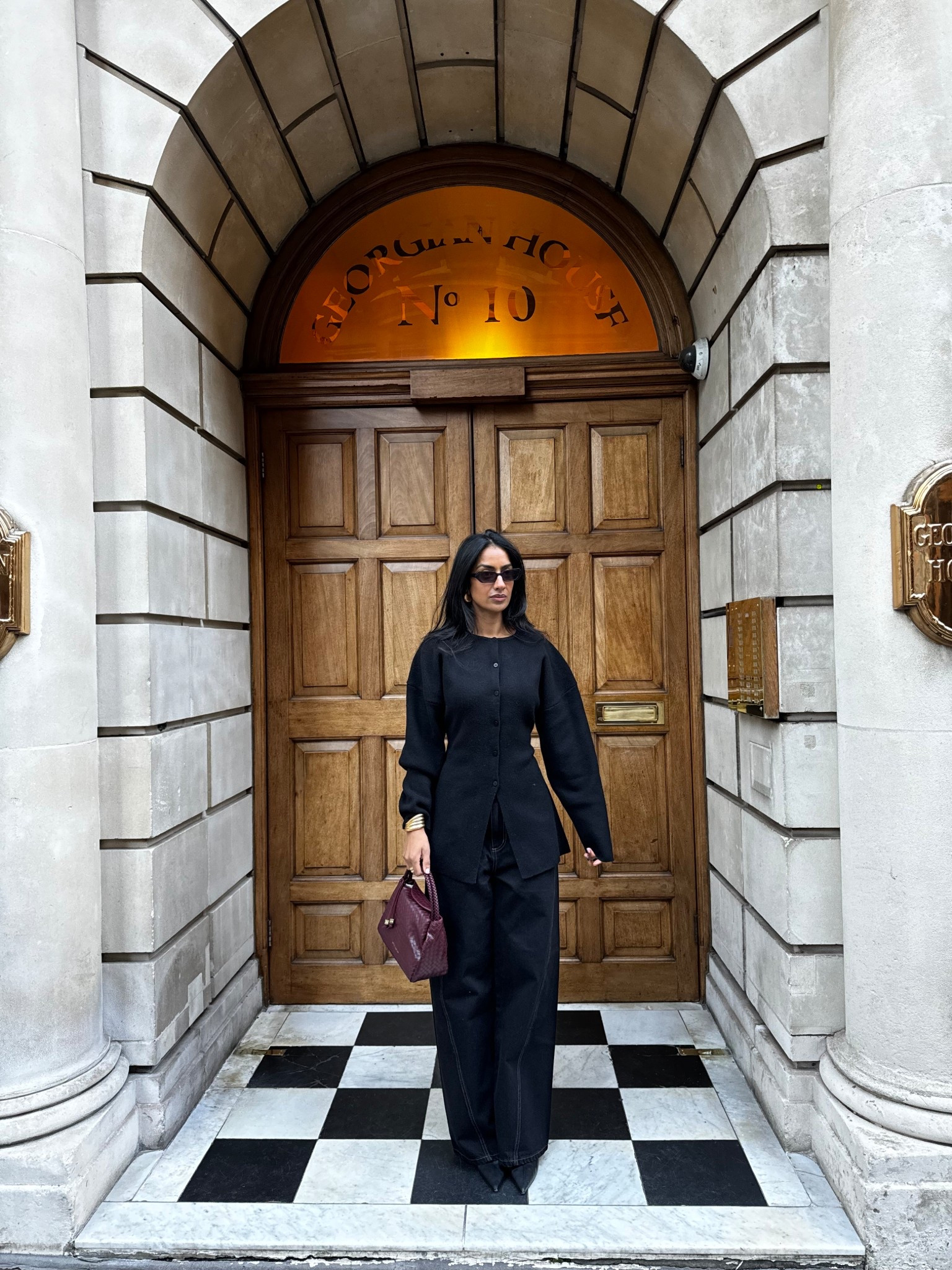 Cinched waist , oversized jeans , date night outfit , boots 

#LTKdatenight #LTKstyletip #LTKshoes