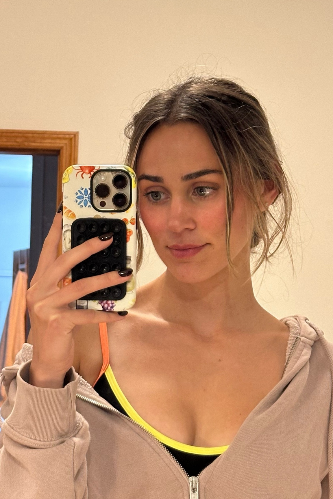 Best blush ever ever - I haven’t switched in a LONG time but pure red blush is the best (according to MUAs who do the VS angels for the fashion show,) and this one is unreal. This me after *dripping* sweat at the gym, the stuff stays ON
