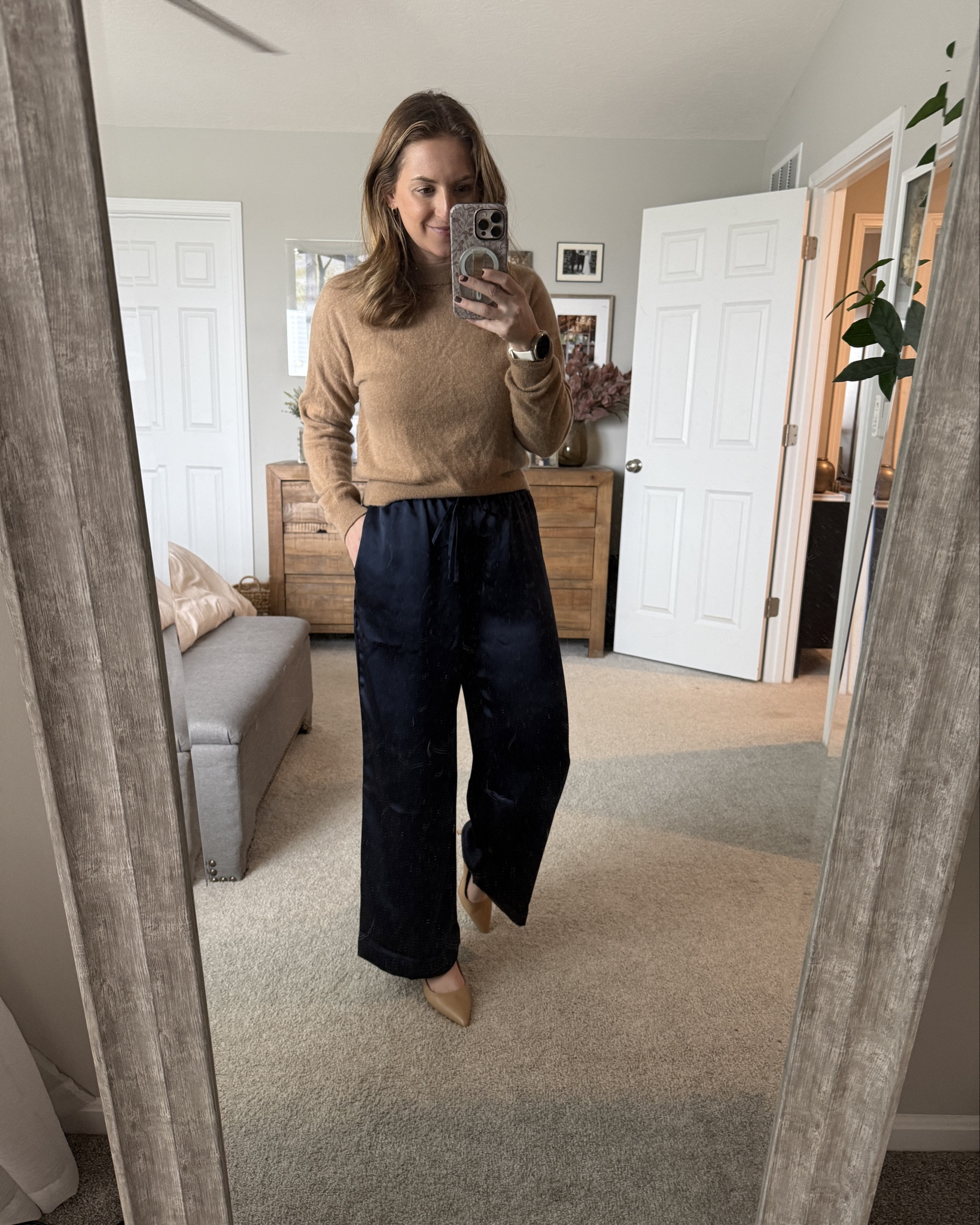 Comparing Loft & Quince silk/satin pants

Loft 100% polyester - I prefer these because they feel slightly thicker (better for winter), don't seem to wrinkle as much as quince pair, & the seams feel more secure whereas they feel a bit flimsy on quince I'd be concerned about rips. They both have adjustable drawstring. Loft pair is on sale under $50. 

Quince pair is 100% silk, still really nice and comes in a ton more colors - outside of just the holiday ones. Still under $90. I may still keep them too because they are really comfortable as well.

Wearing size small in both, fits tts 
I'm 5'4", 135lbs 

#LTKWorkwear #LTKGiftGuide #LTKHoliday