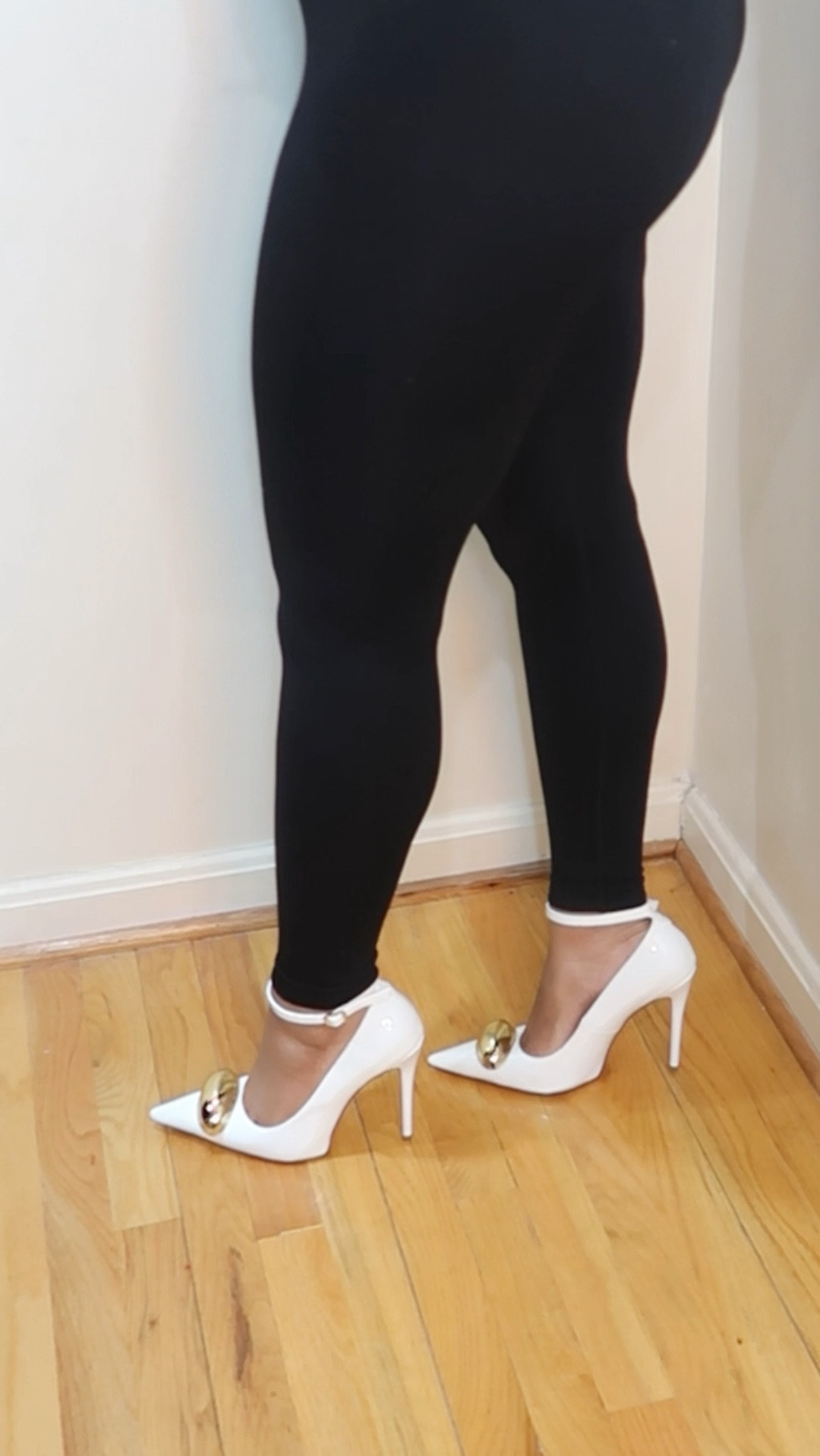 These white stiletto pumps are so elegant!😍🥂✨  @shopakira 

#LTKselfcare #LTKSpringSale #LTKgrwm