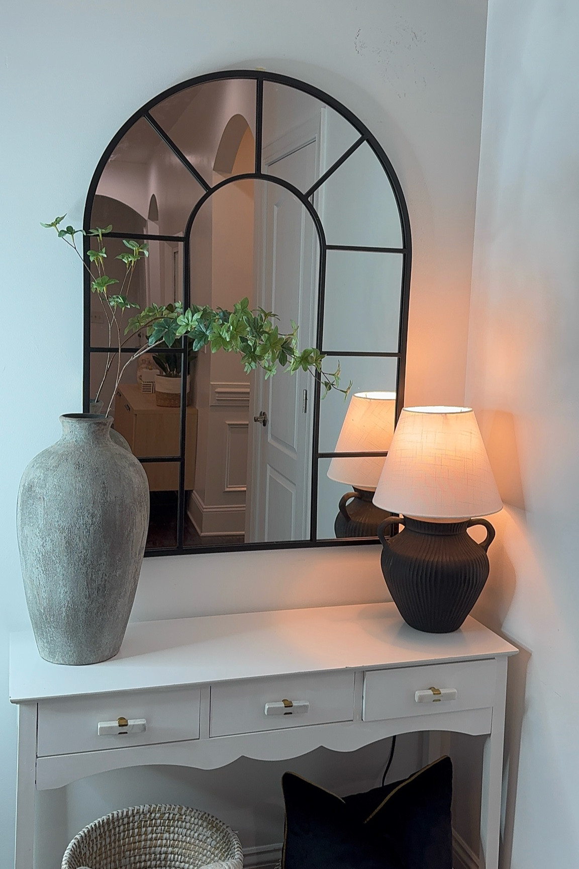 Black table lamp


#LTKHome