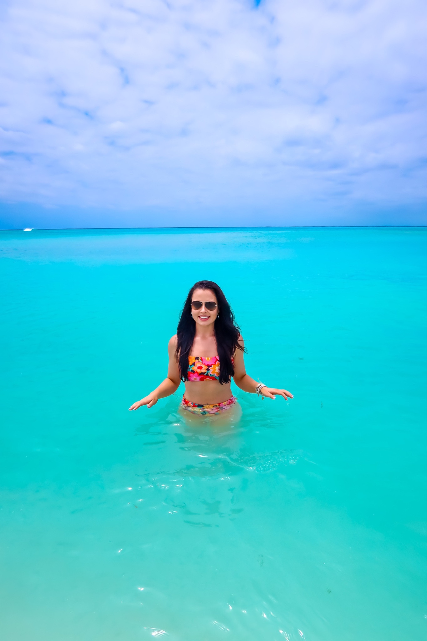 Under $33 amazon high waisted floral bathing suit (medium, 10+ colors) super flattering! Rayban aviators #founditonamazon 


#LTKFindsUnder100 #LTKFitness #LTKSwim