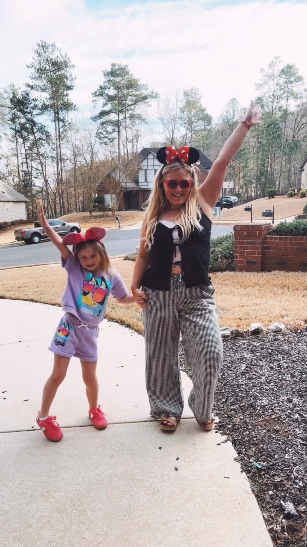 Another travel day to Disney! 

Target linen set is so comfy! Easy on the go outfit! 

Wearing a medium in the top 
Wearing a large in the bottoms 

#LTKTravel #LTKSpringSale #LTKSaleAlert