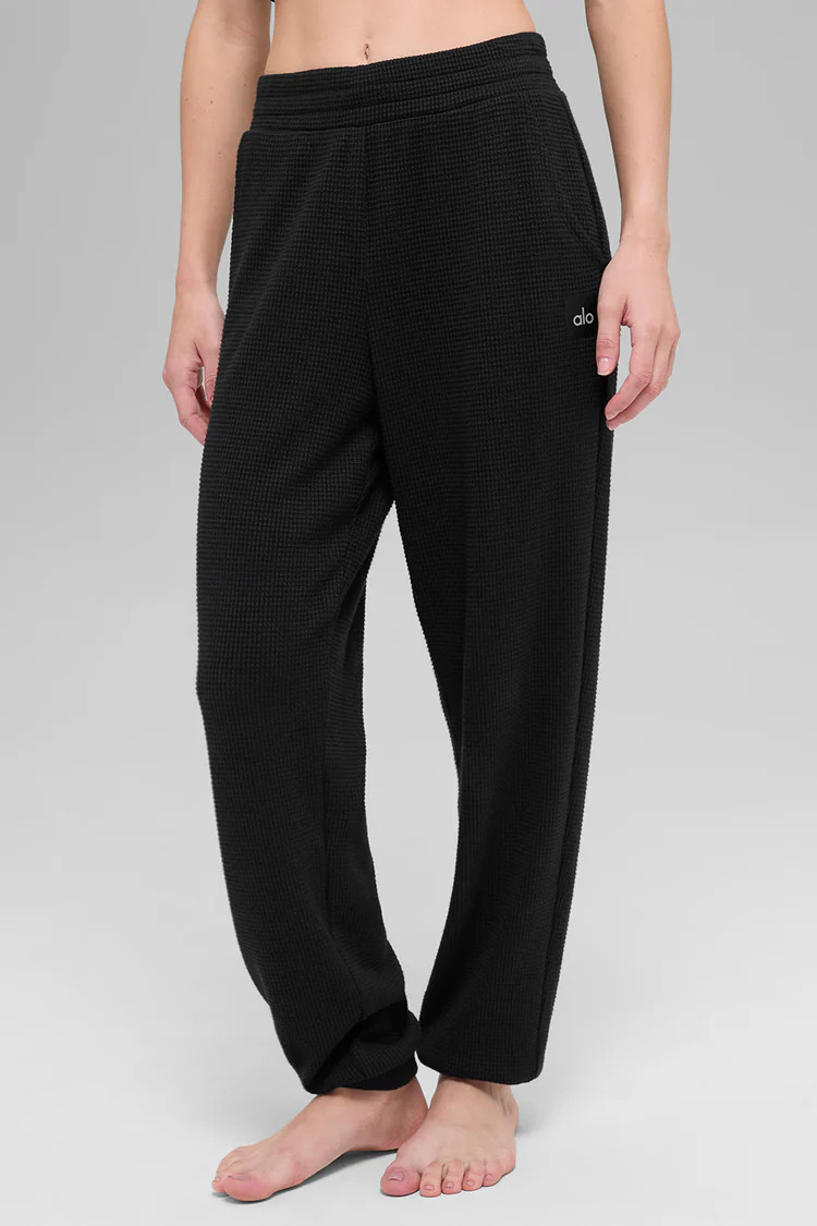 Waffle Weekend Escape Jogger | Alo Yoga (US)